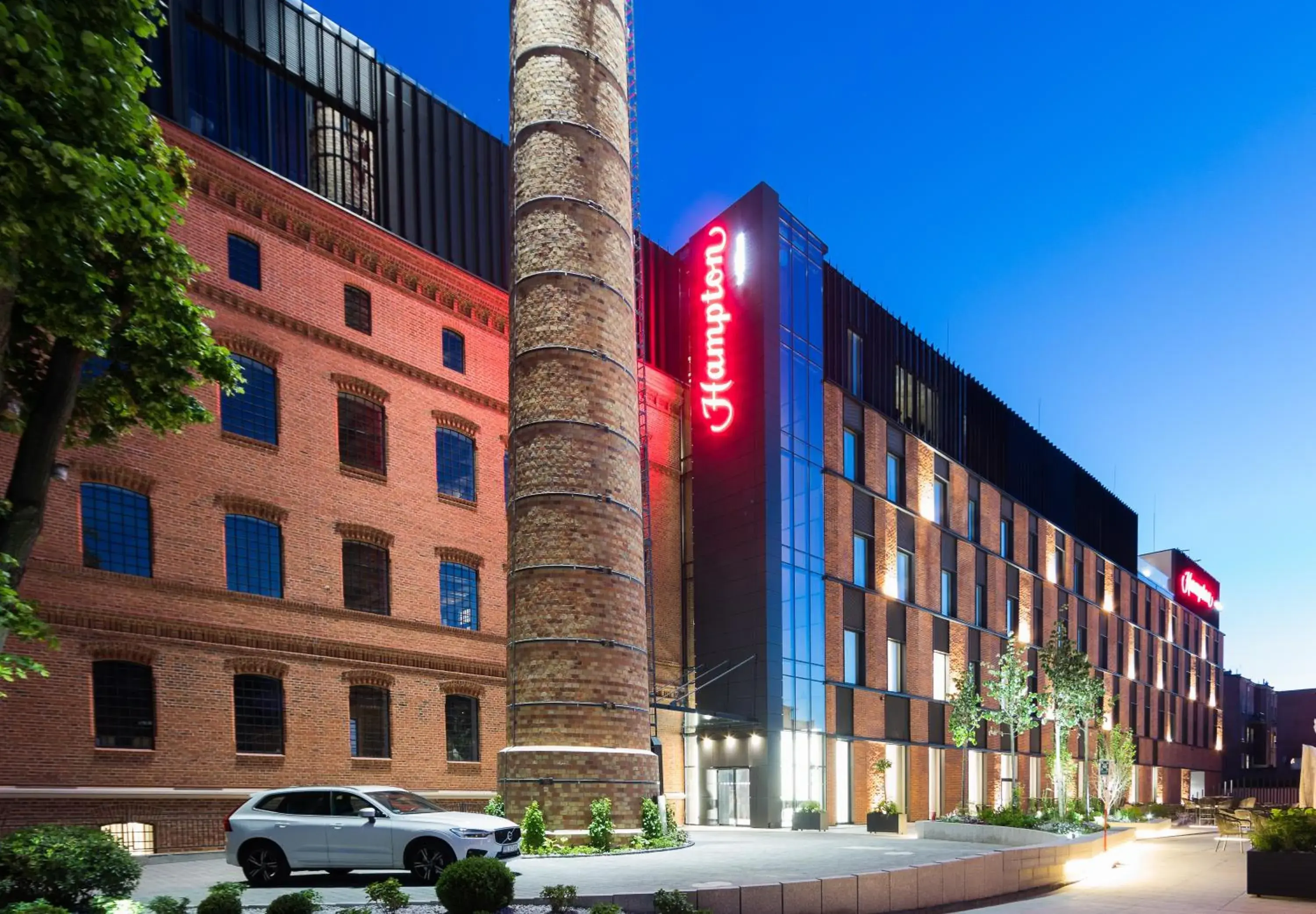 Property building in Hampton By Hilton Kalisz Property building in Hampton By Hilton Kalisz