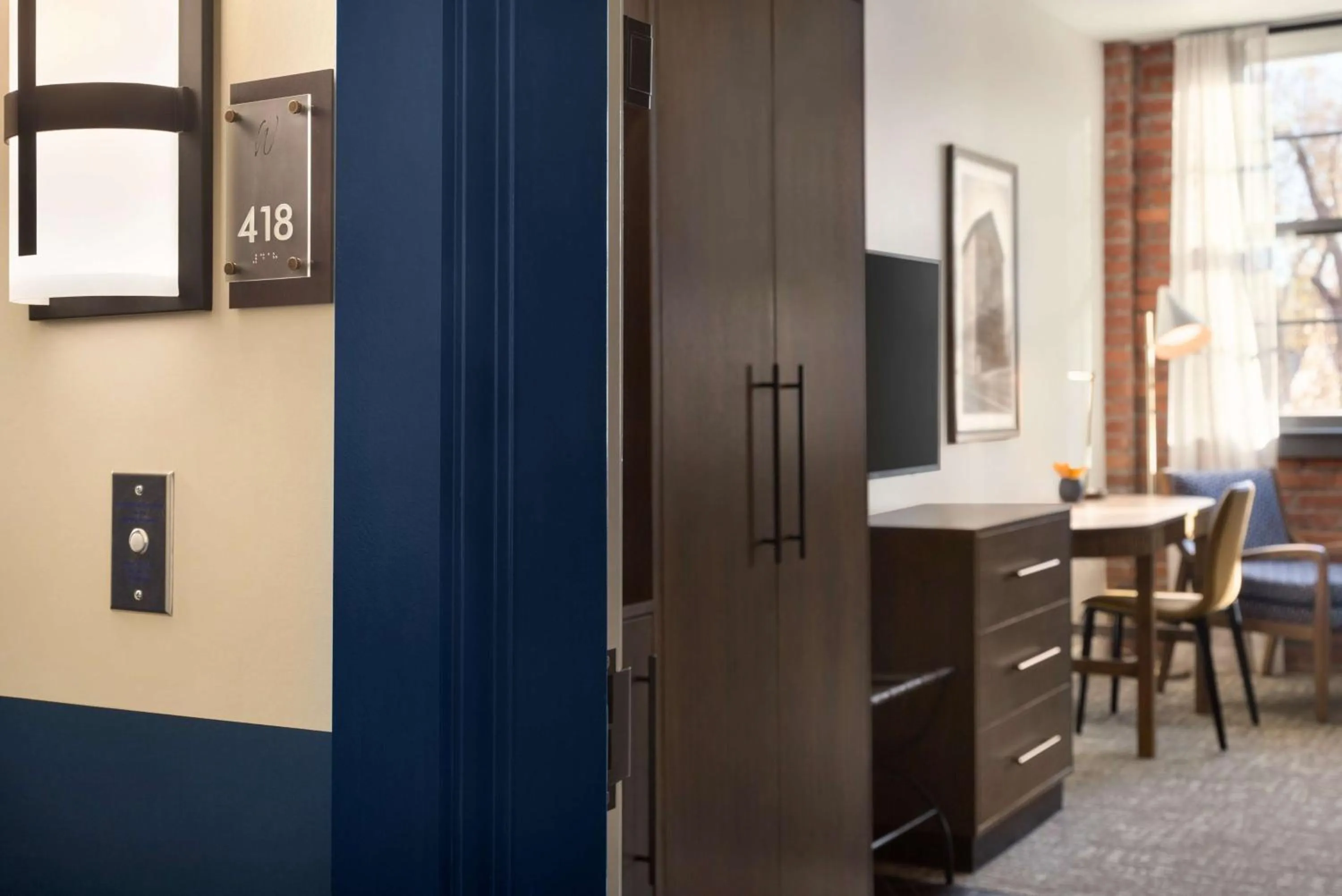 Bedroom in The Wilbur Lititz, Tapestry Collection By Hilton