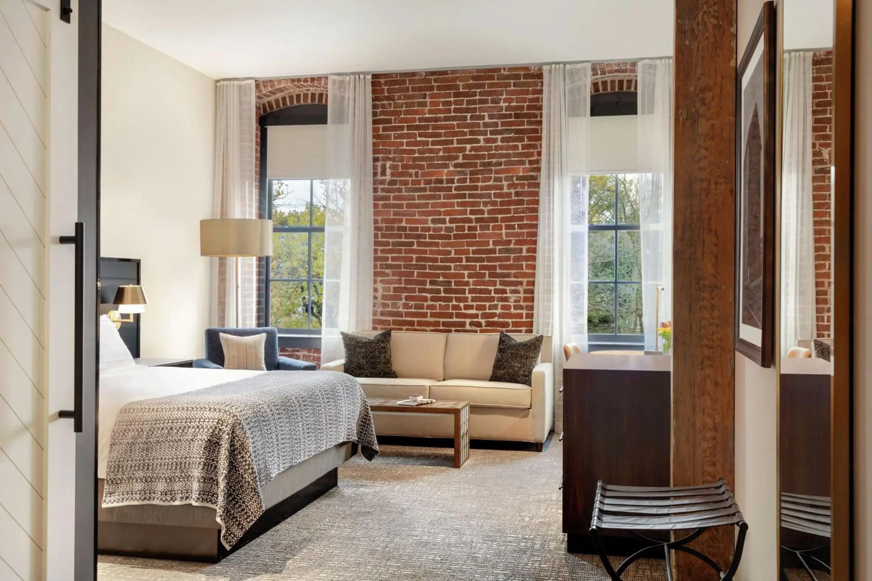 Living room, Bed in The Wilbur Lititz, Tapestry Collection By Hilton Living room, Bed in The Wilbur Lititz, Tapestry Collection By Hilton