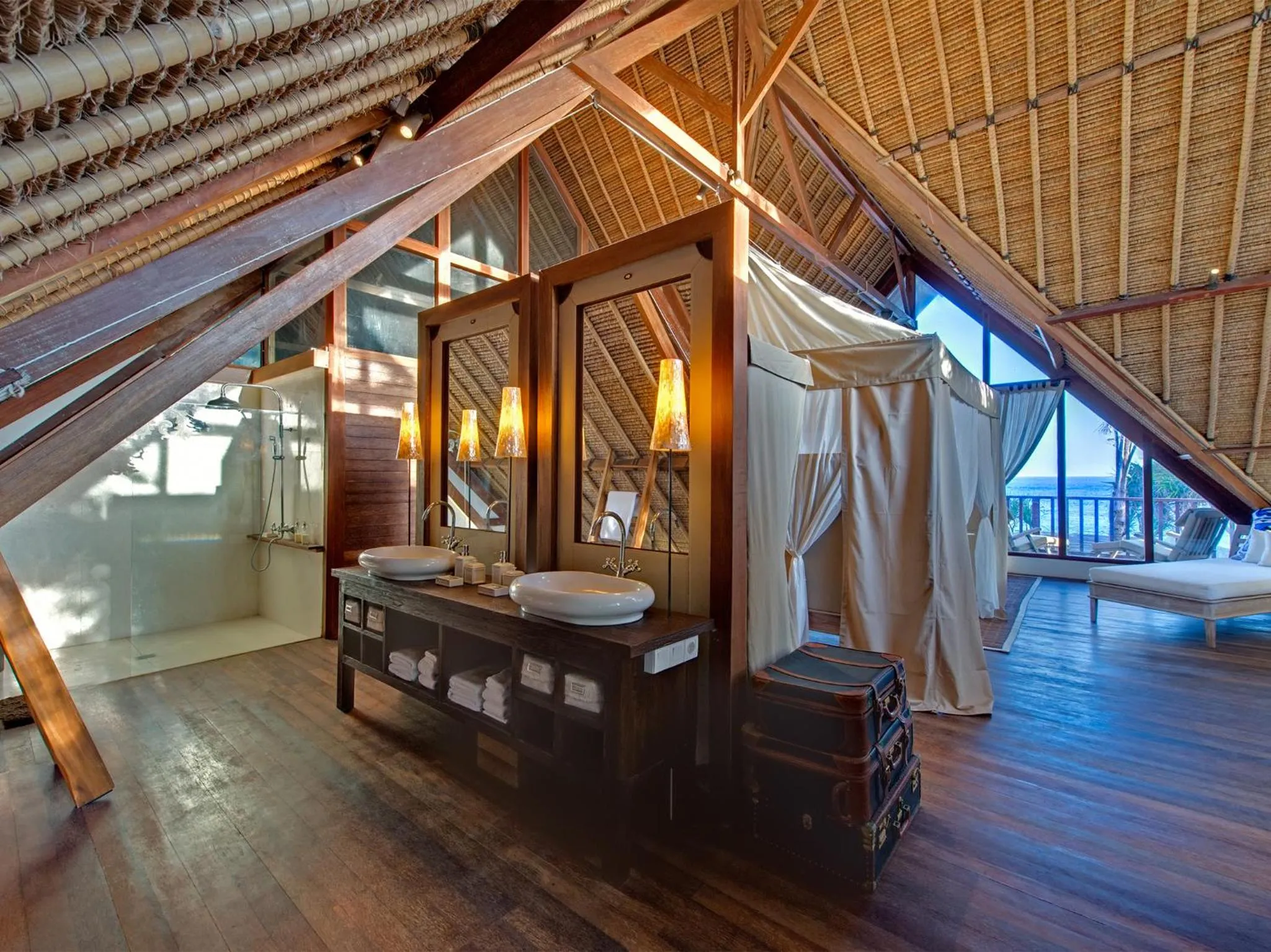 Shower, Bed in Villa Voyage
