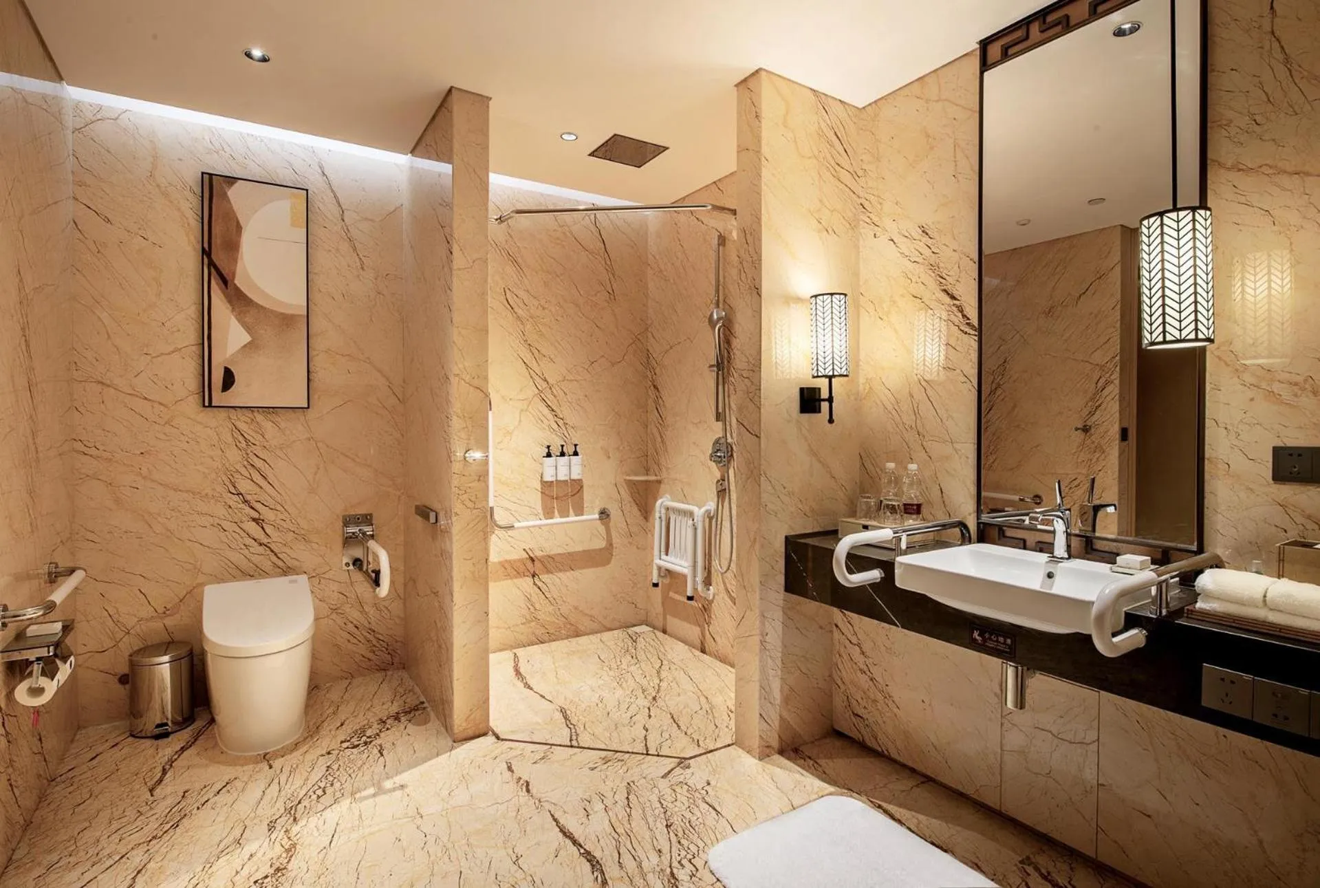 Photo of the whole room in Conrad Tianjin