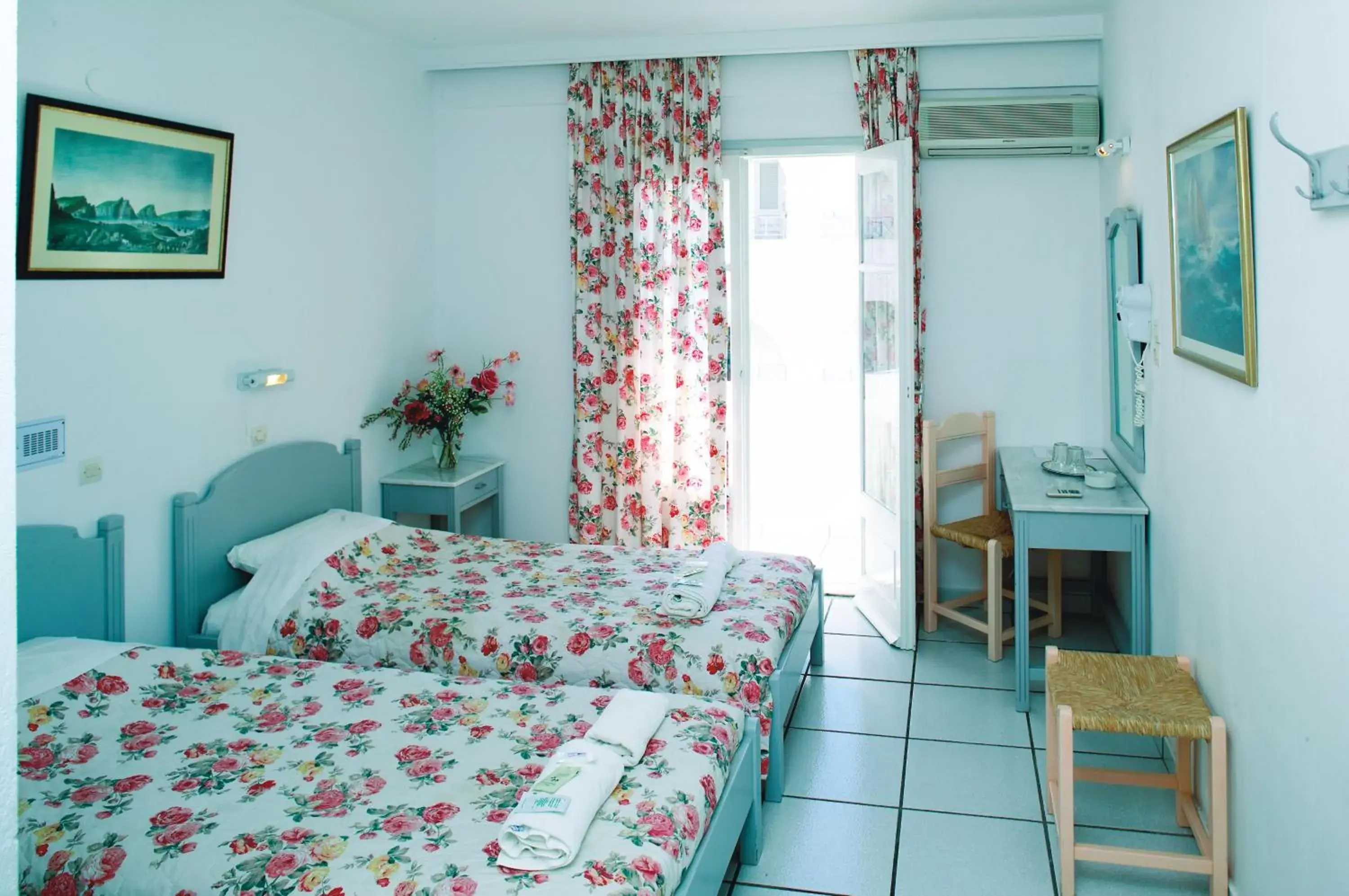 Double or Twin Room in King Thiras Hotel Double or Twin Room in King Thiras Hotel