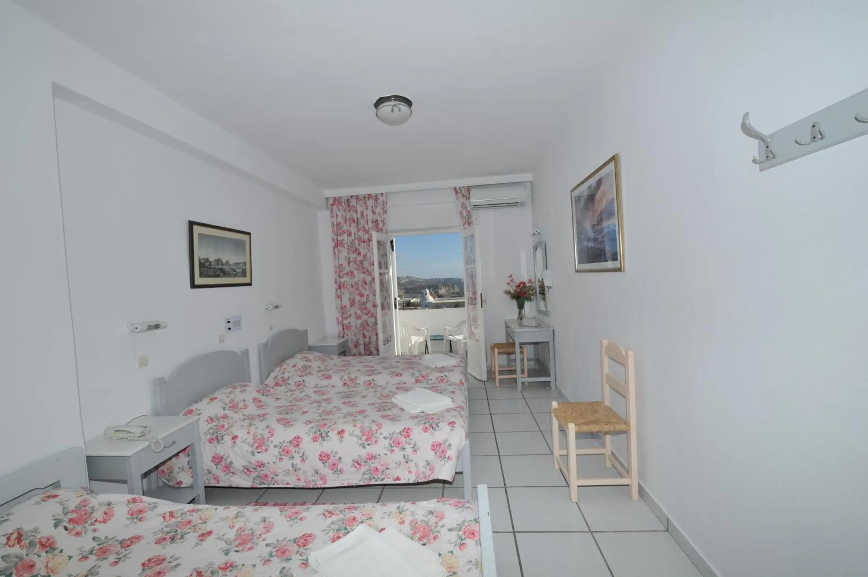 Day, Bed in King Thiras Hotel Day, Bed in King Thiras Hotel