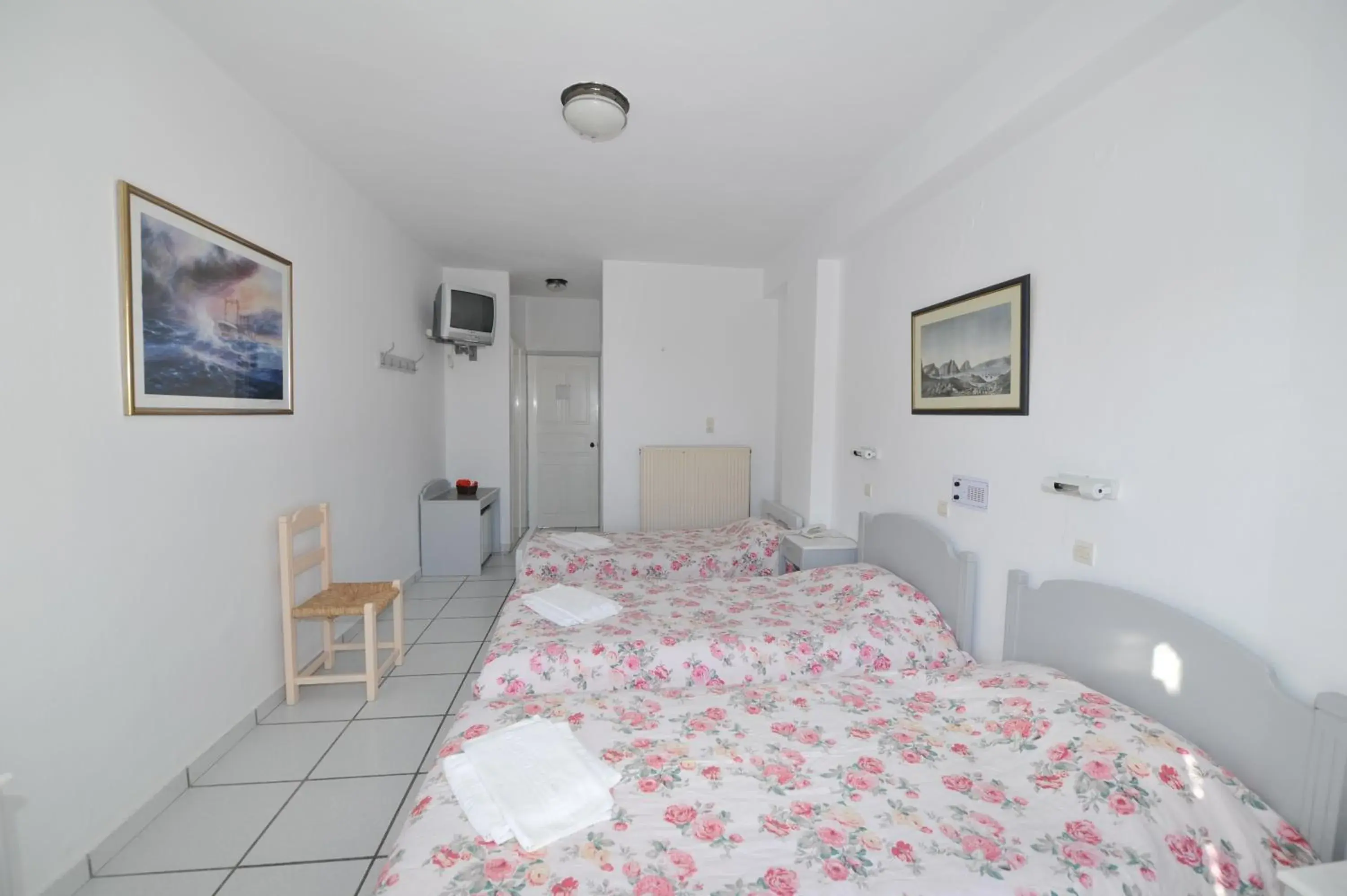 Day, Bed in King Thiras Hotel Day, Bed in King Thiras Hotel