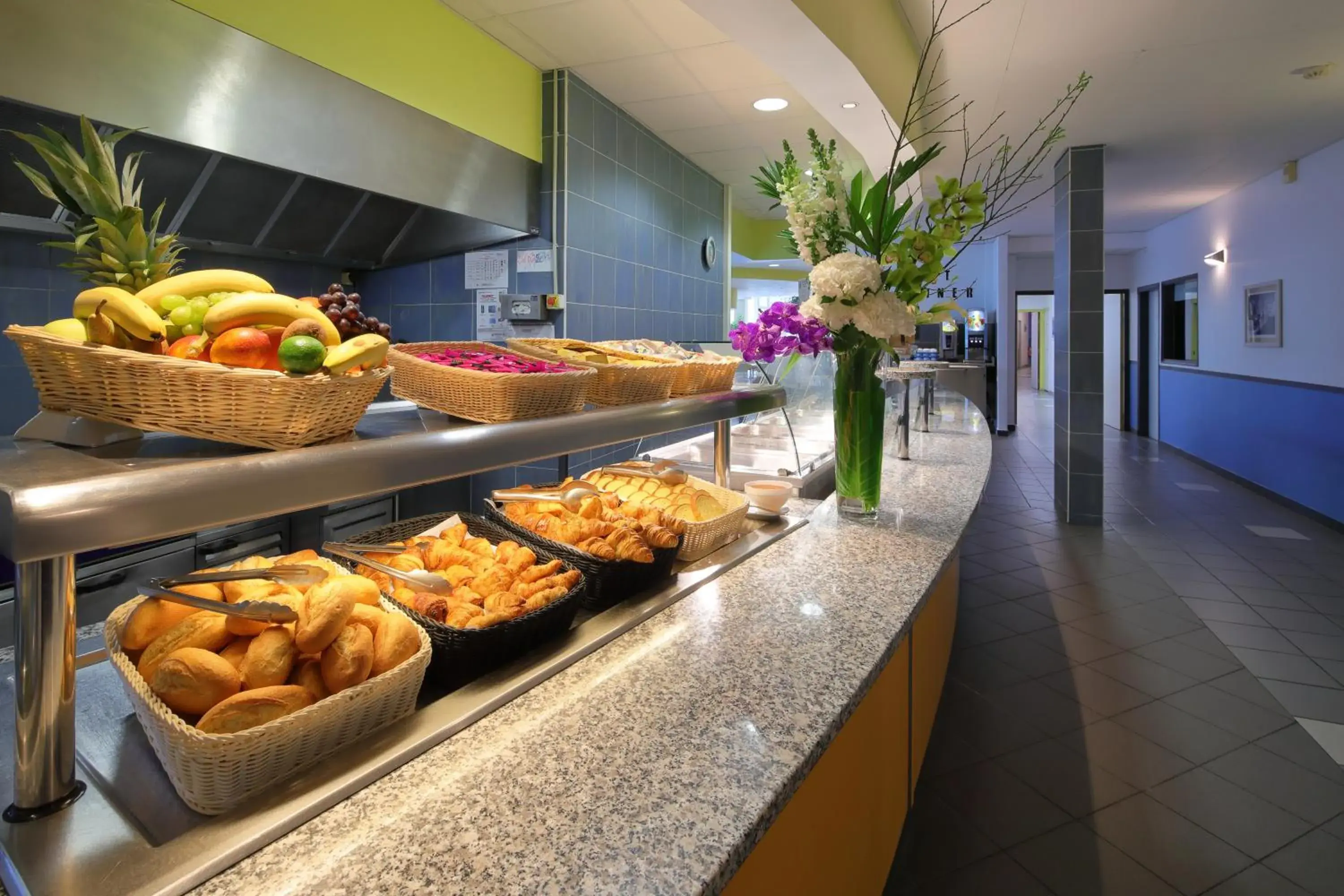 Continental breakfast, Food in Hotel CIS Paris Maurice Ravel