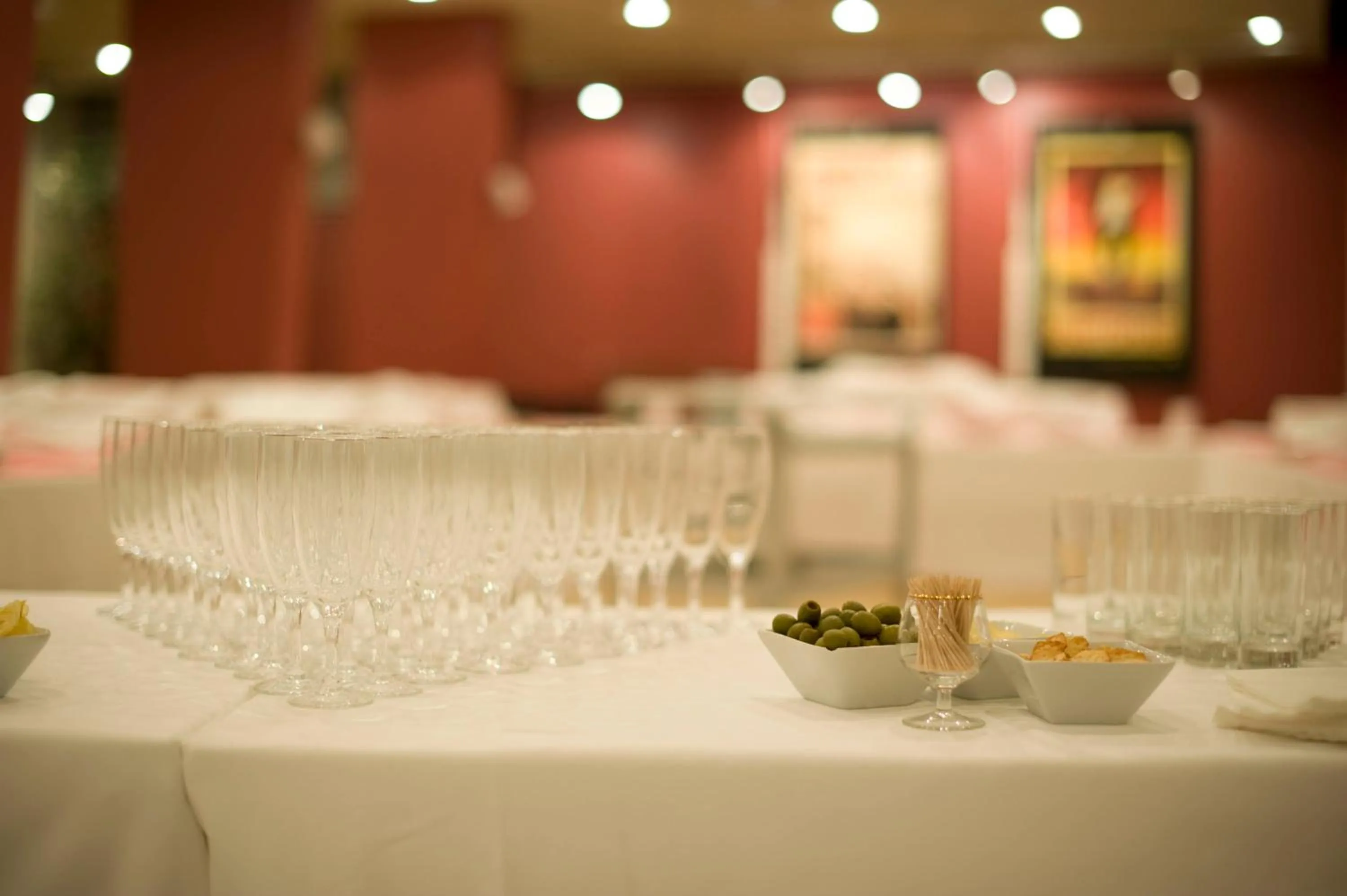 Restaurant/places to eat in Hotel CIS Paris Maurice Ravel