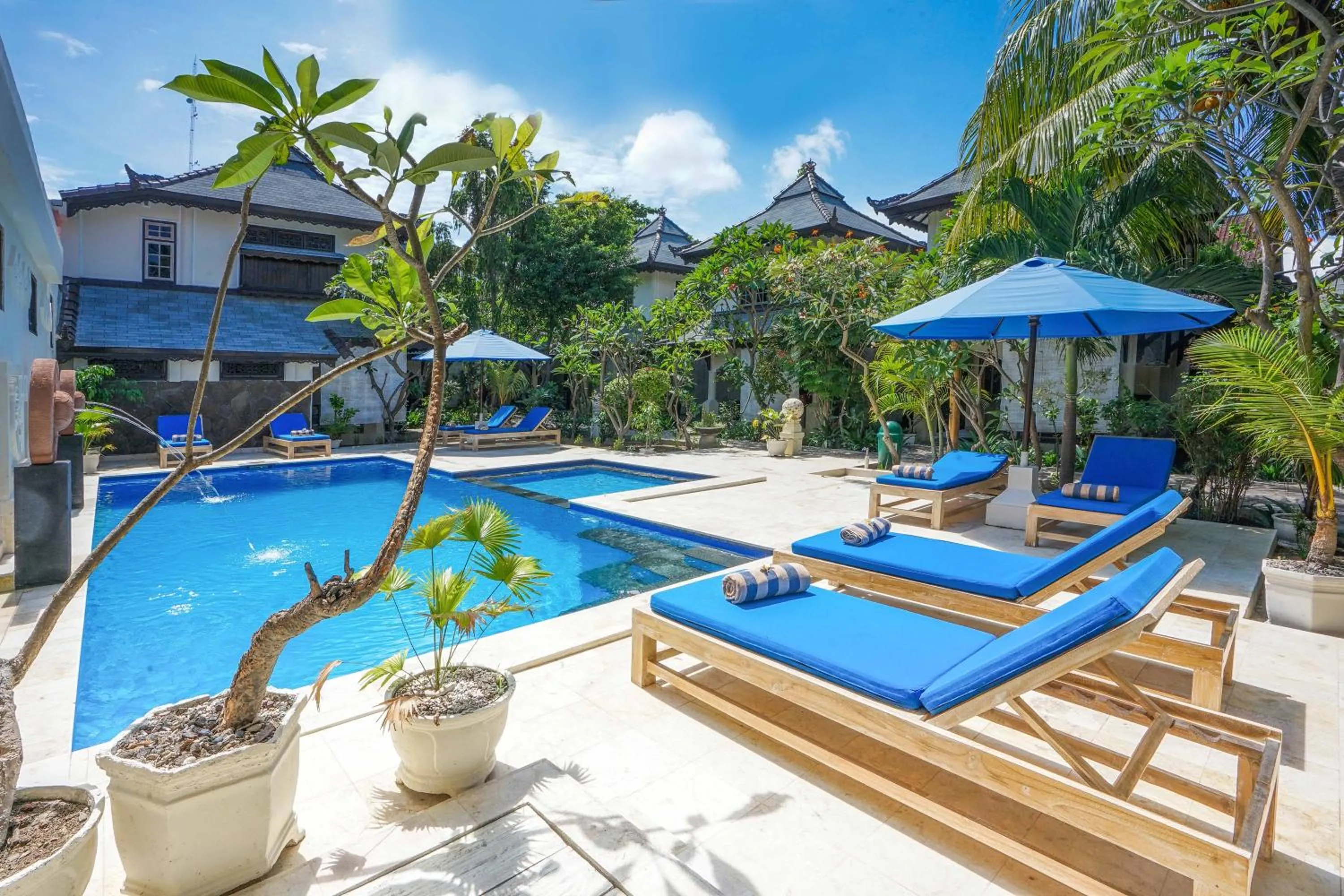 Swimming pool in Martas Hotel