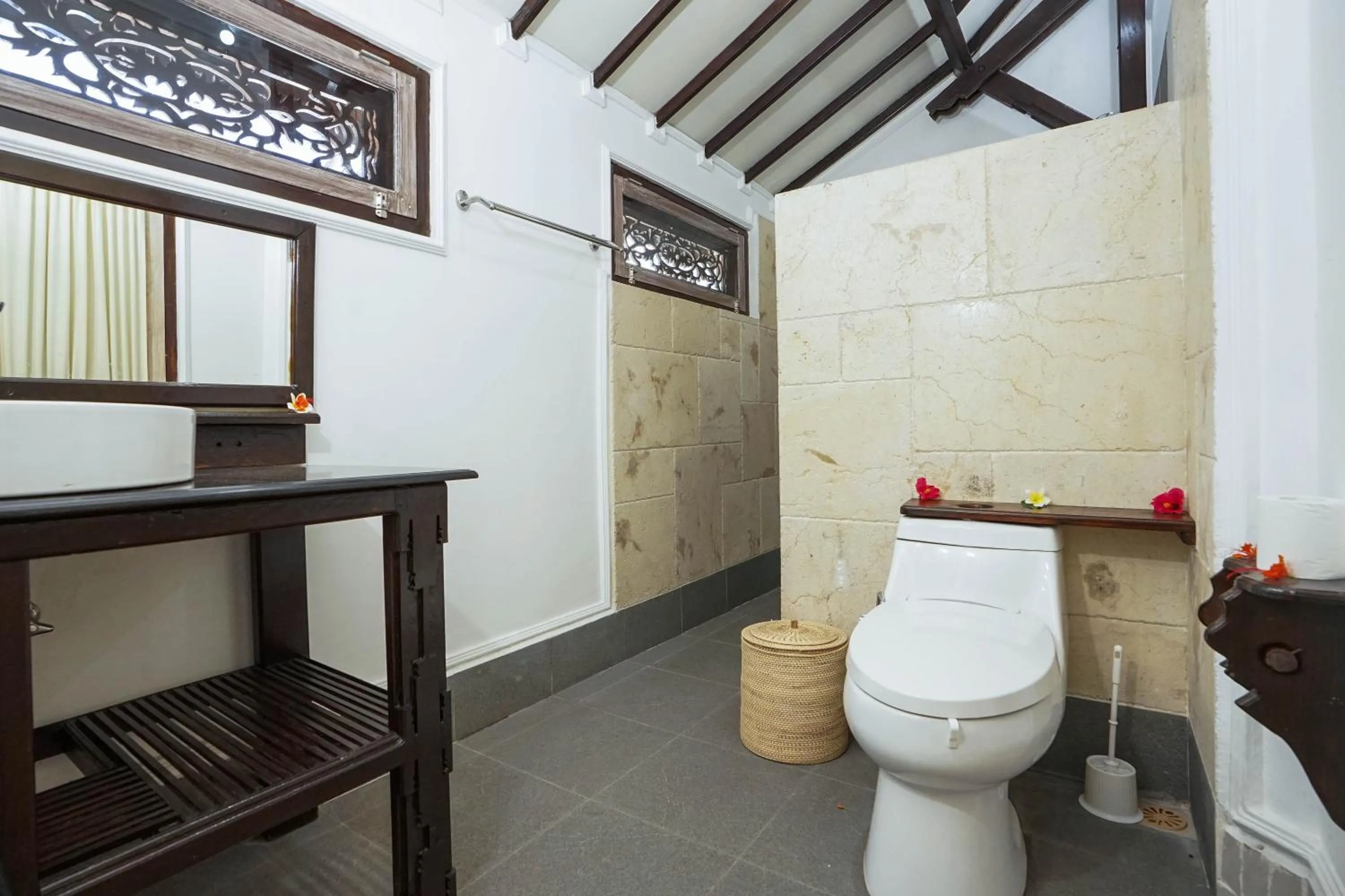 Shower in Martas Hotel