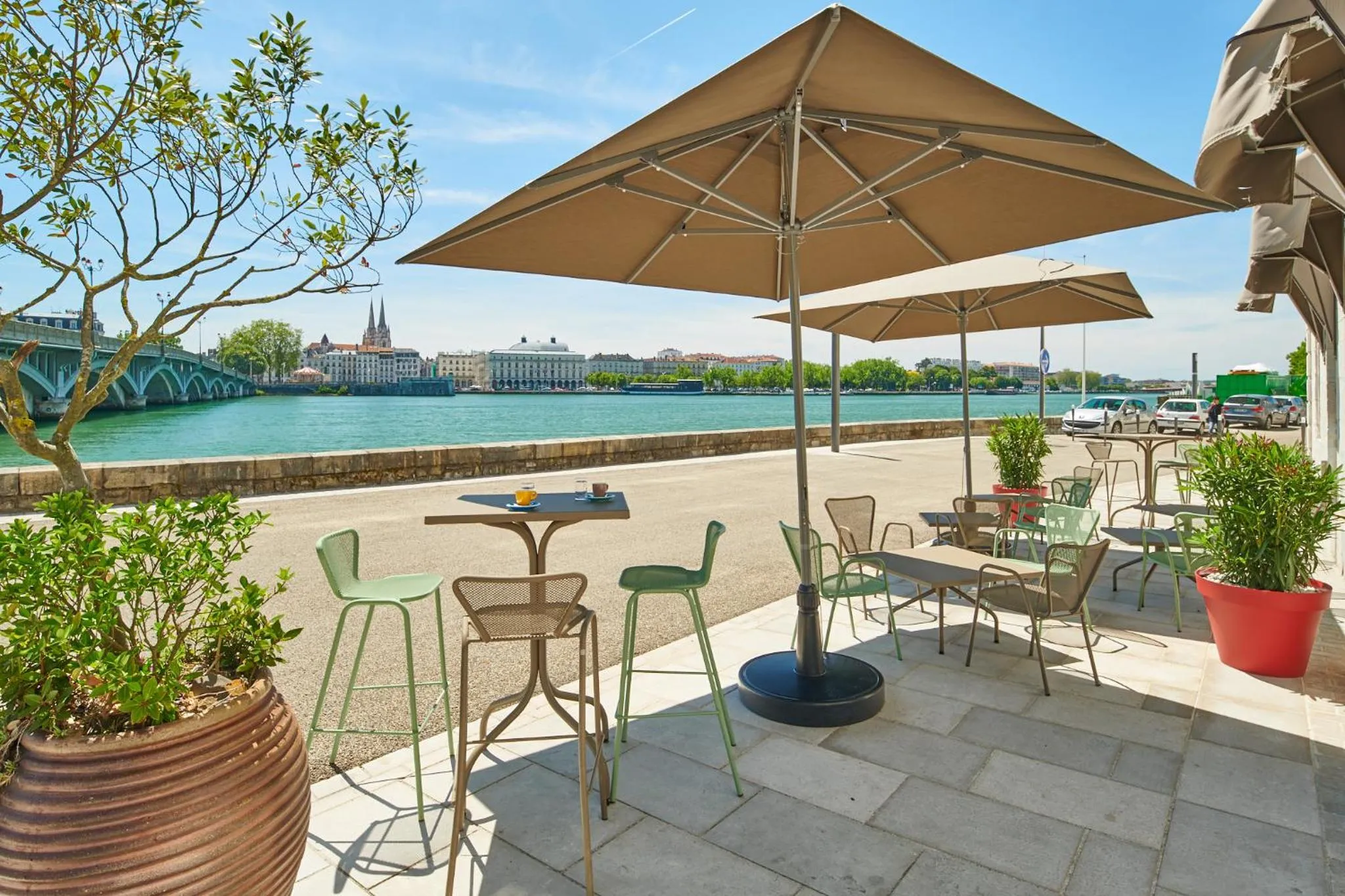 Patio in ibis Styles Bayonne