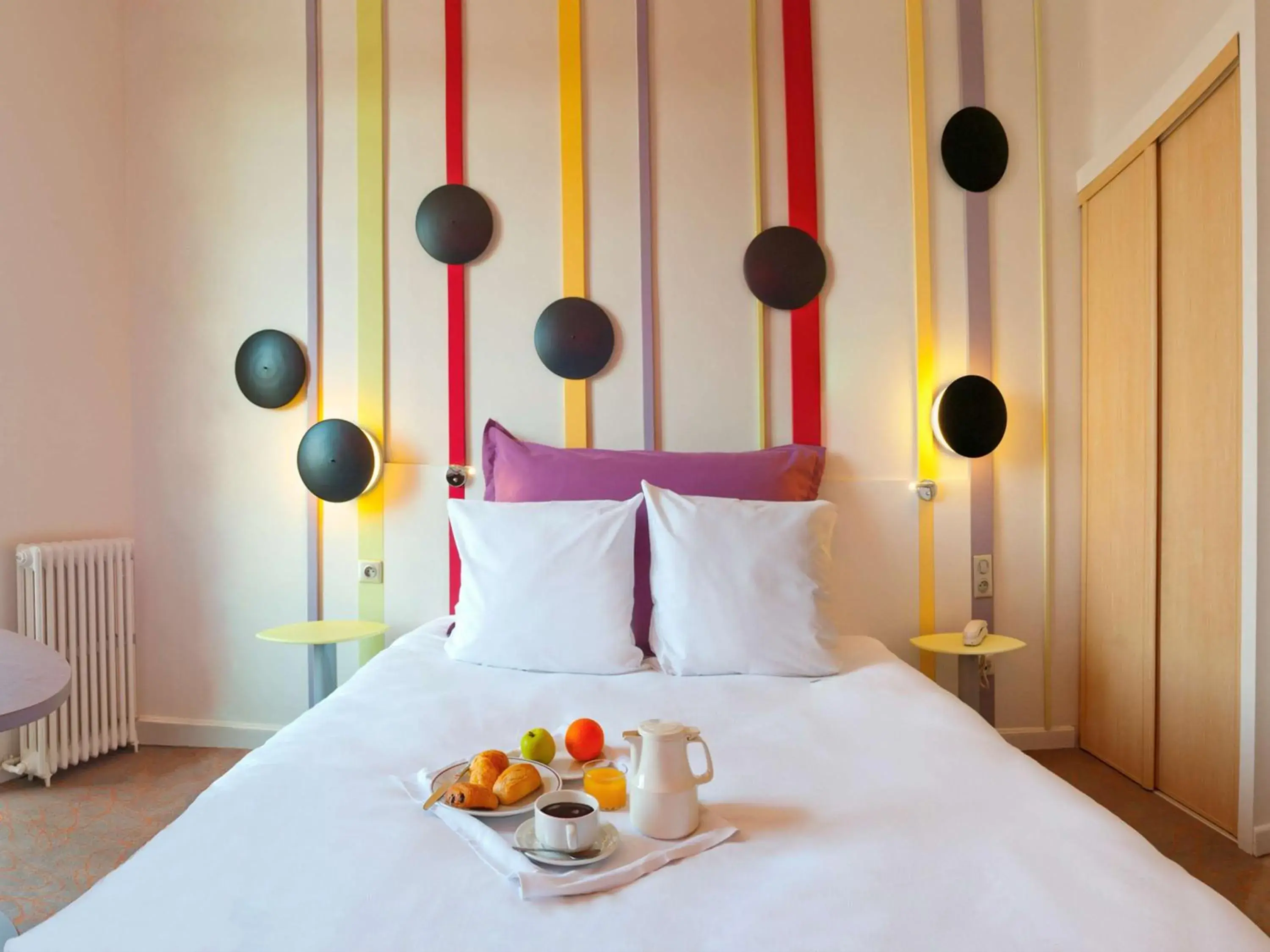 Photo of the whole room, Bed in ibis Styles Bayonne Photo of the whole room, Bed in ibis Styles Bayonne