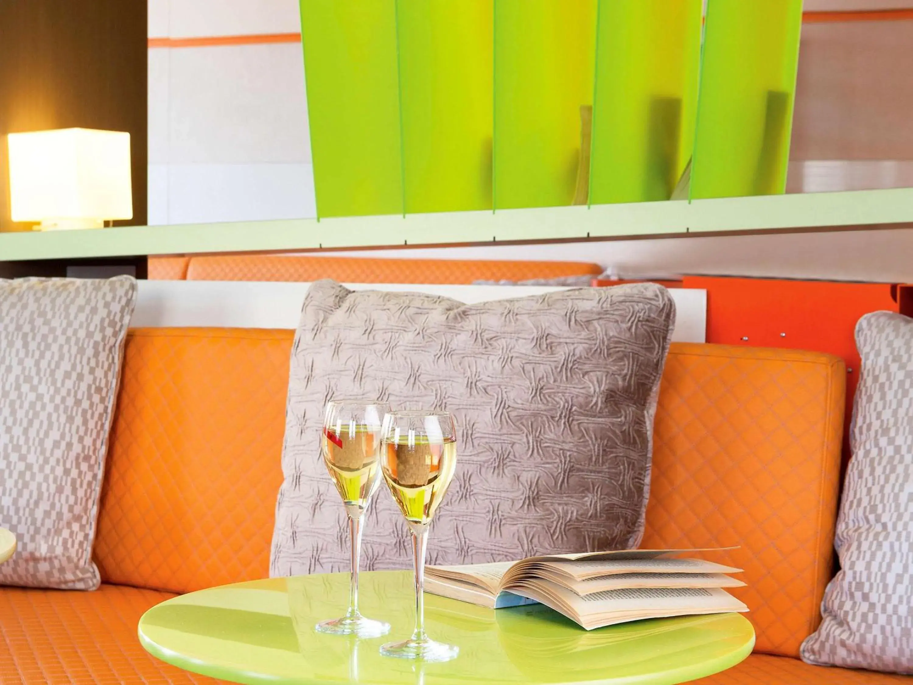 Lounge or bar in ibis Styles Bayonne Lounge or bar in ibis Styles Bayonne