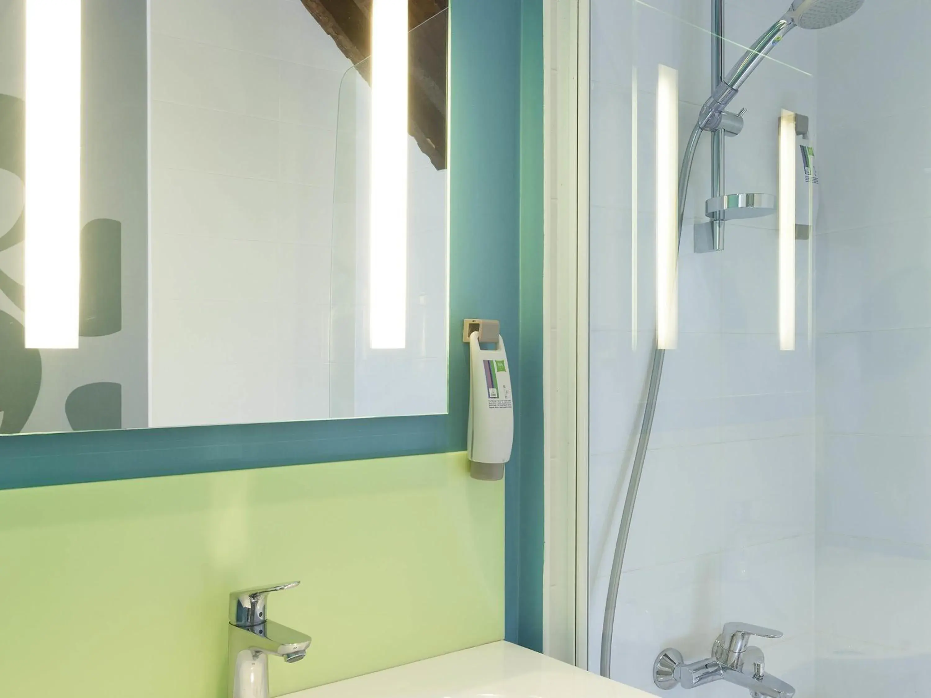 Bedroom in ibis Styles Bayonne Bedroom in ibis Styles Bayonne