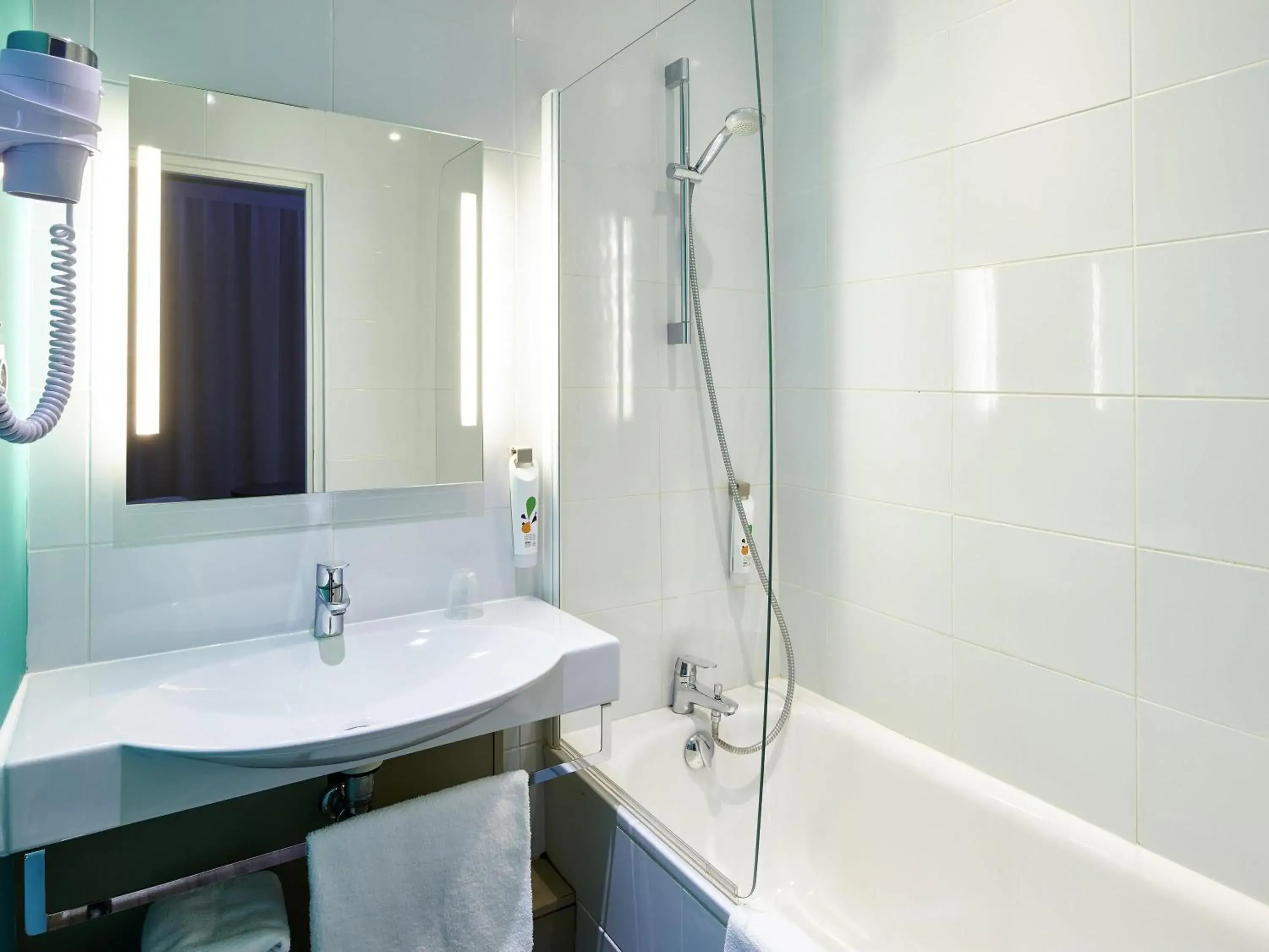 Bedroom in ibis Styles Bayonne Bedroom in ibis Styles Bayonne