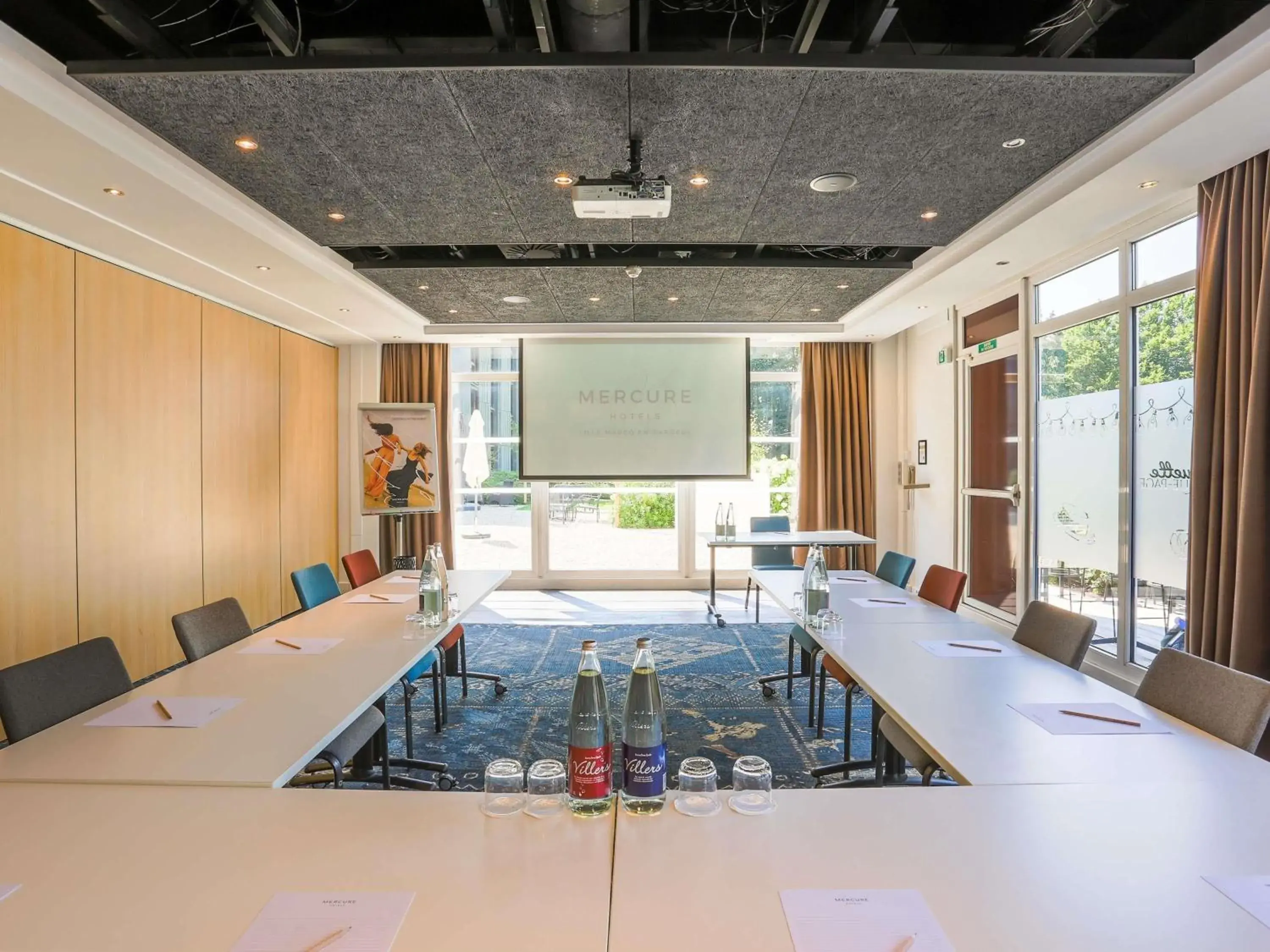 Property building in Mercure Lille Marcq en Baroeul Property building in Mercure Lille Marcq en Baroeul