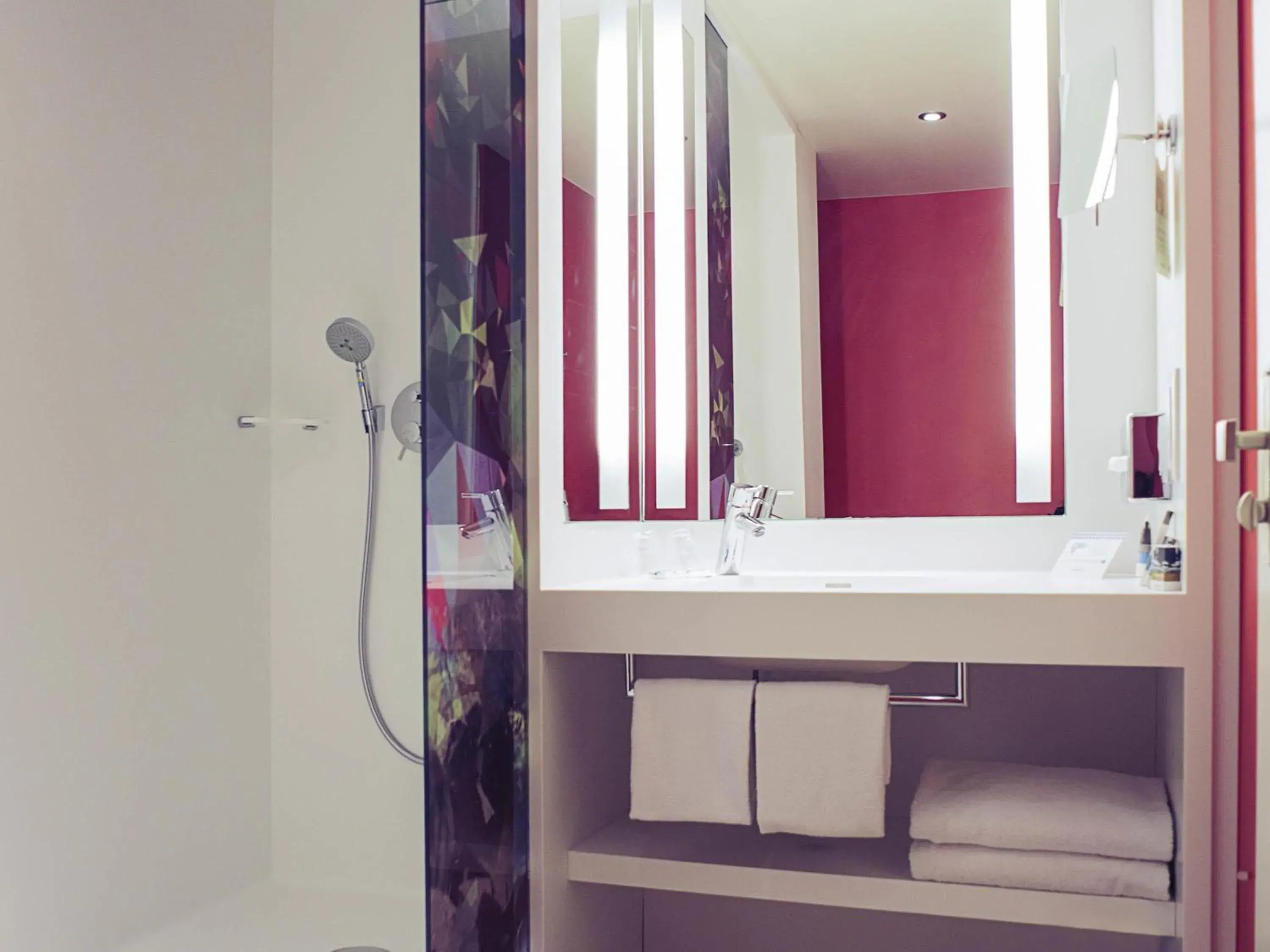 Bedroom in Mercure Lille Marcq en Baroeul Bedroom in Mercure Lille Marcq en Baroeul