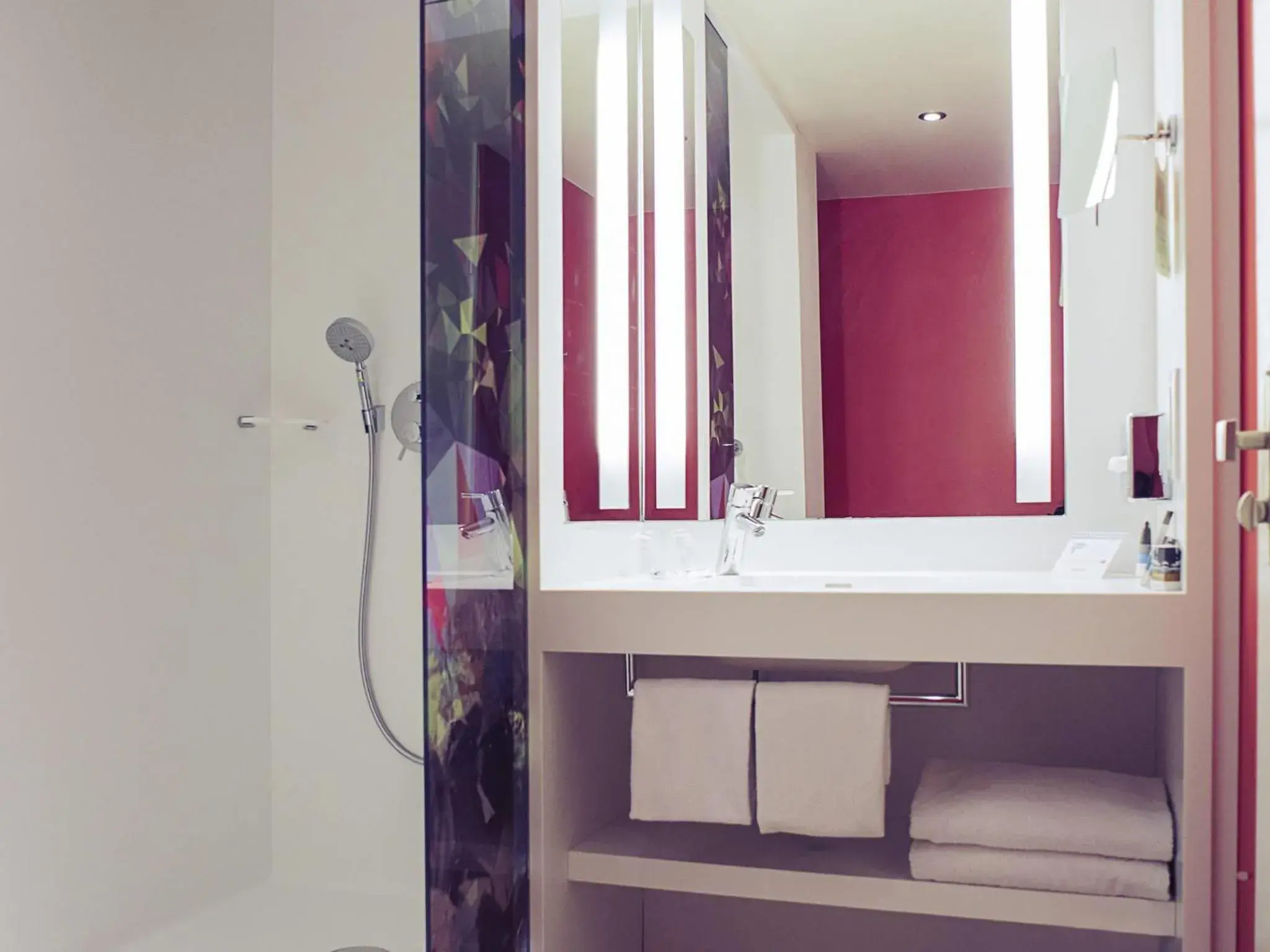 Bedroom in Mercure Lille Marcq en Baroeul Bedroom in Mercure Lille Marcq en Baroeul