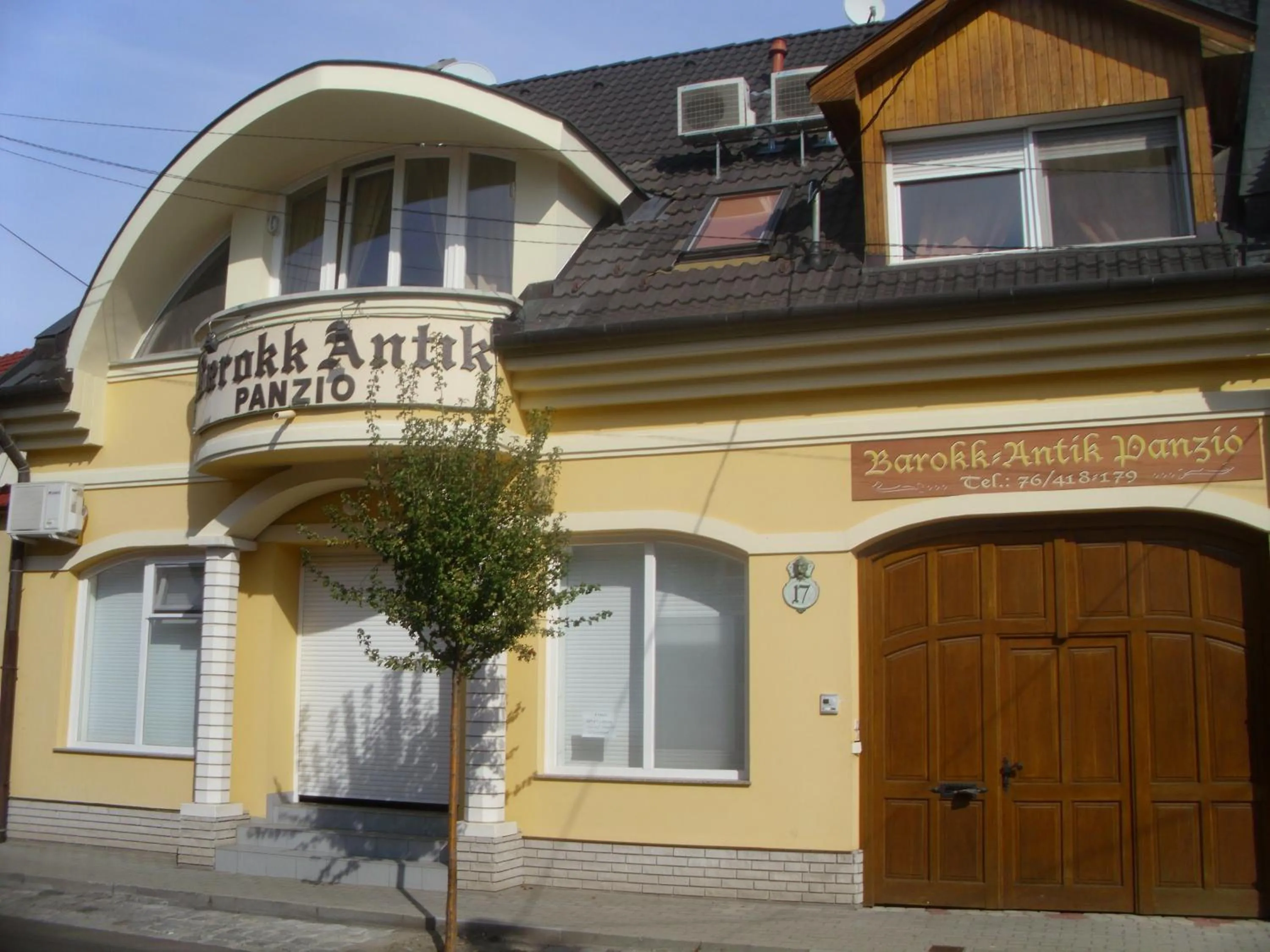 Barokk Antik Guest House
