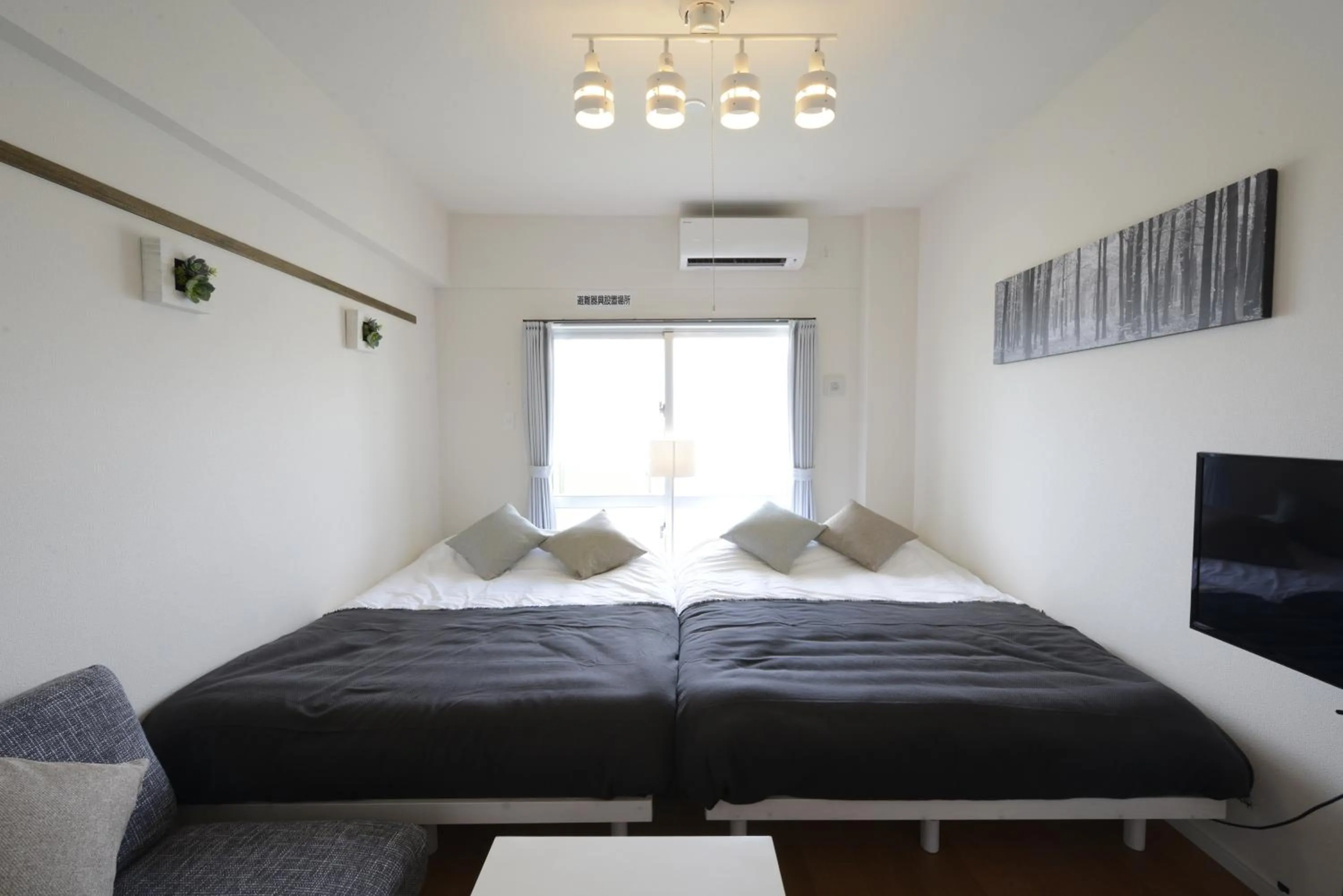 Photo of the whole room, Bed in Allstay GOYA