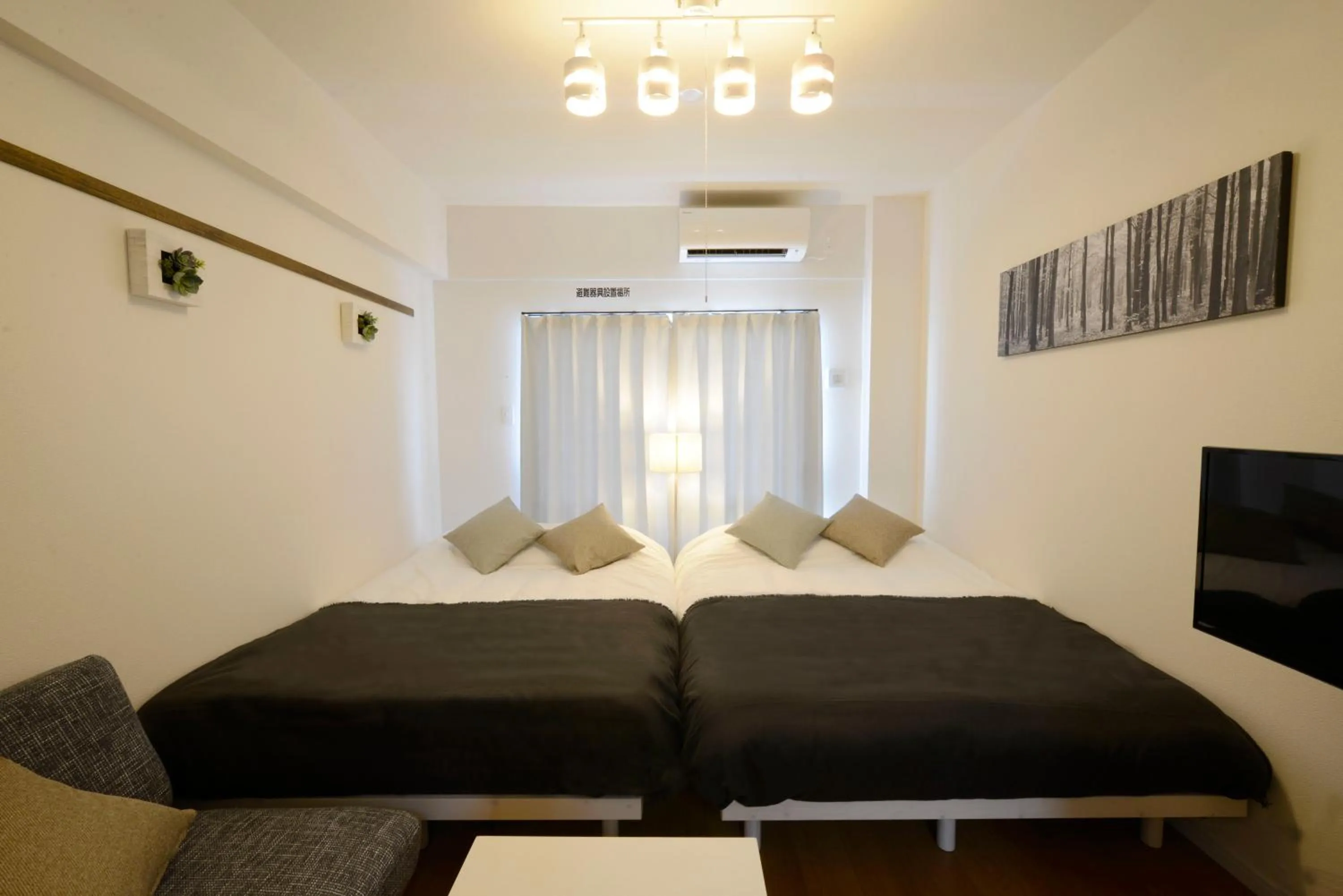 Photo of the whole room, Bed in Allstay GOYA