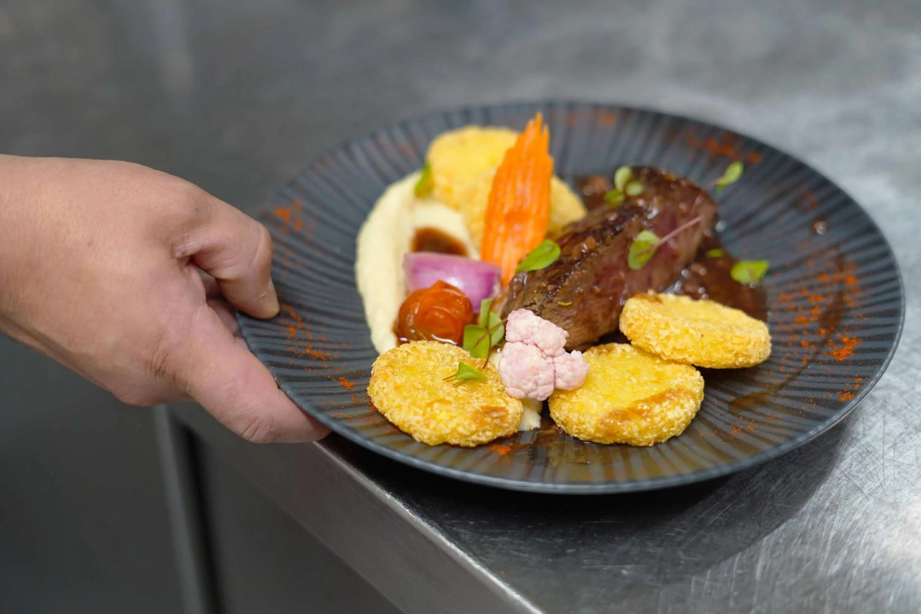 Restaurant/places to eat in Best Western l'Atelier 117