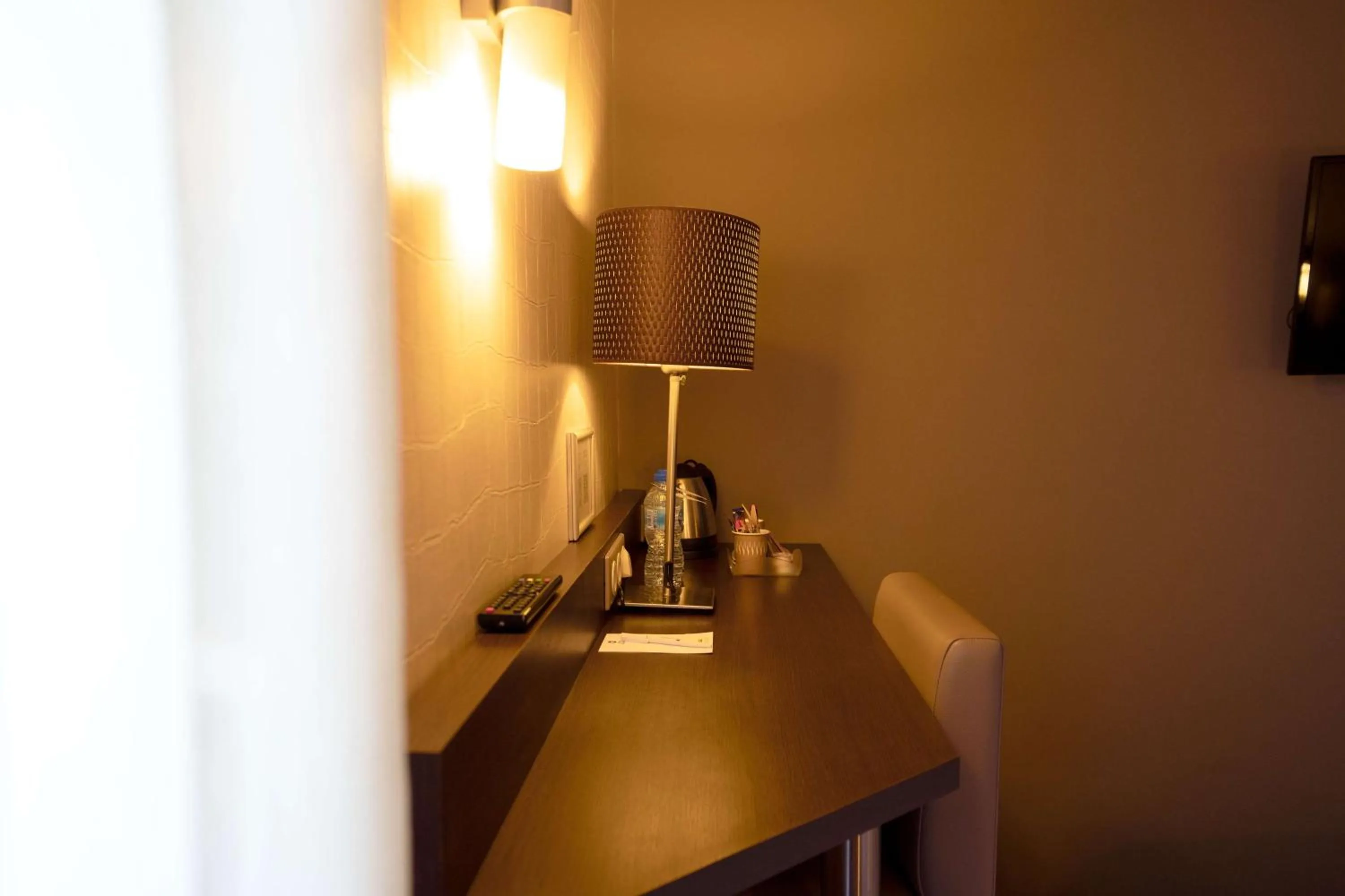 Bedroom in Best Western l'Atelier 117