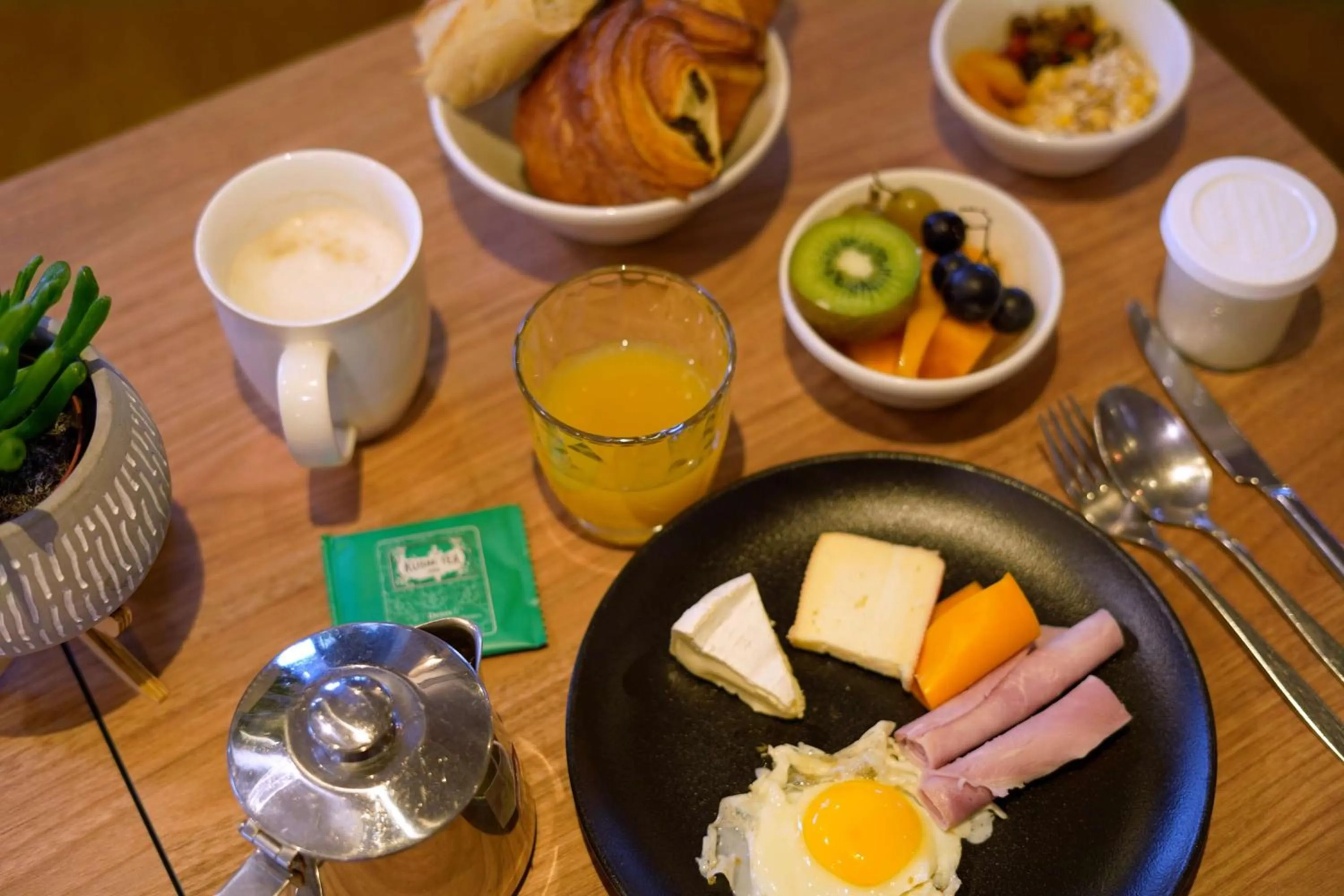 Breakfast in Best Western l'Atelier 117