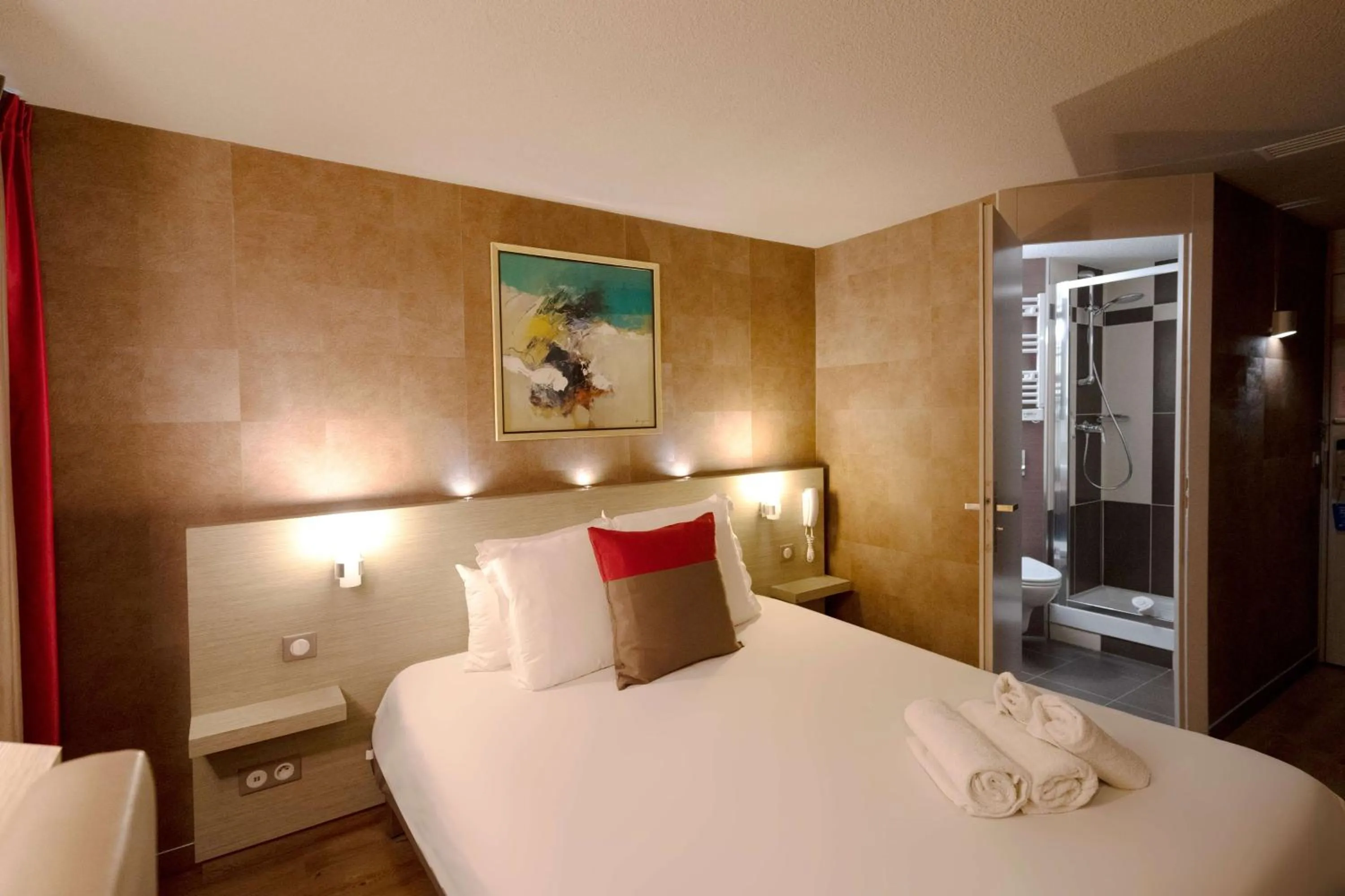 Bedroom, Bed in Best Western l'Atelier 117