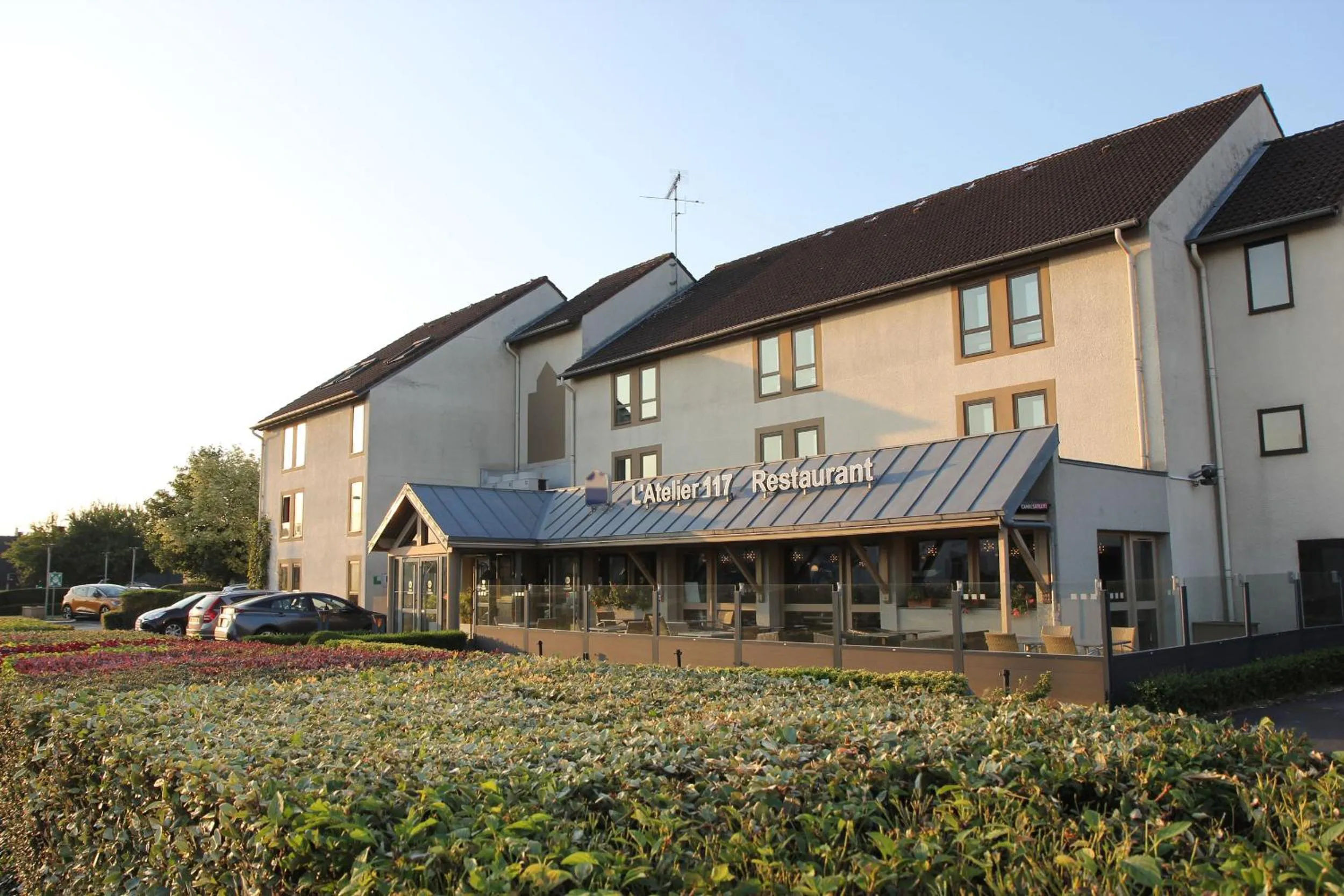 Property building in Best Western l'Atelier 117
