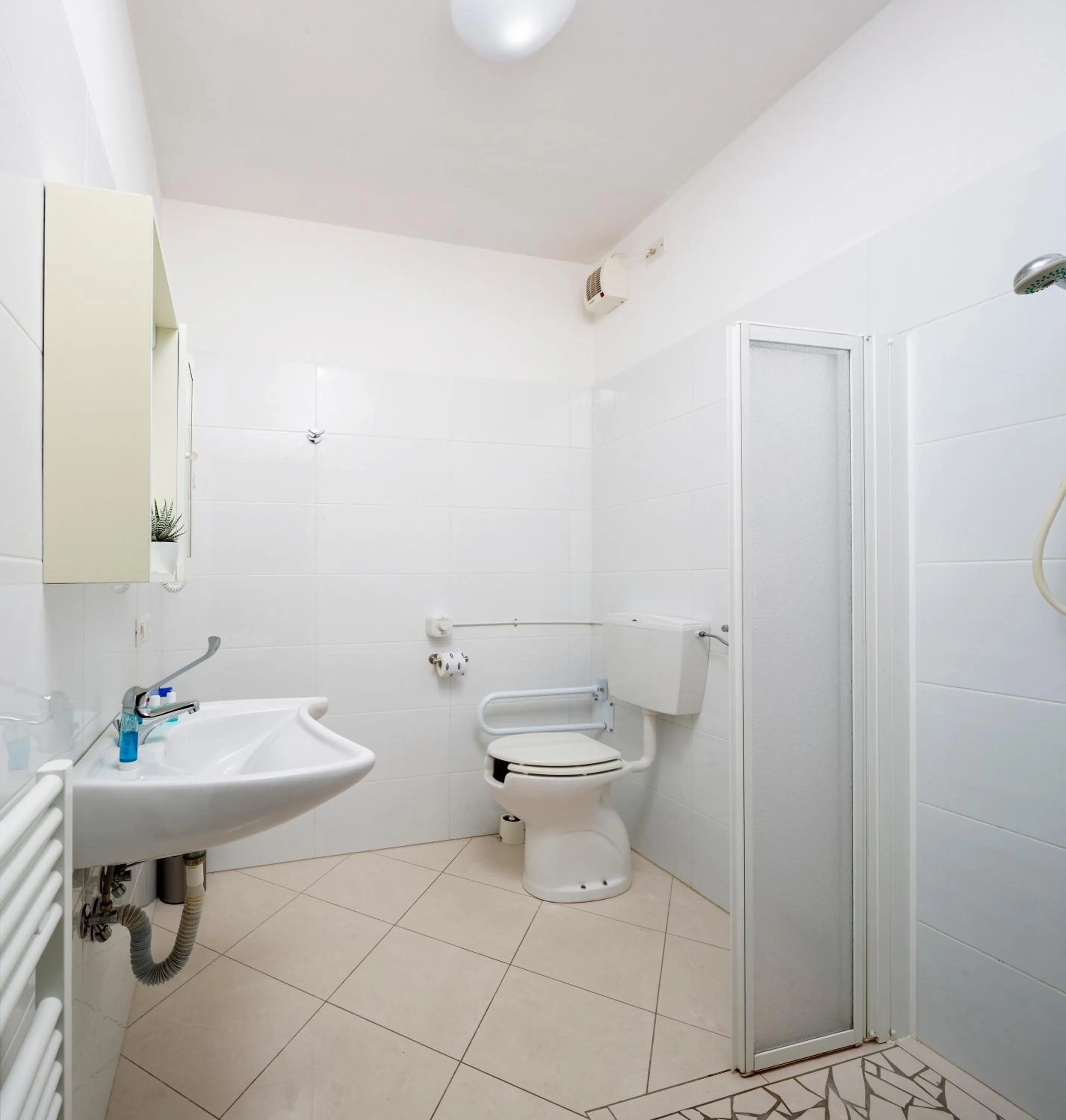 Shower in Residence I Diamanti - Siroli Collection