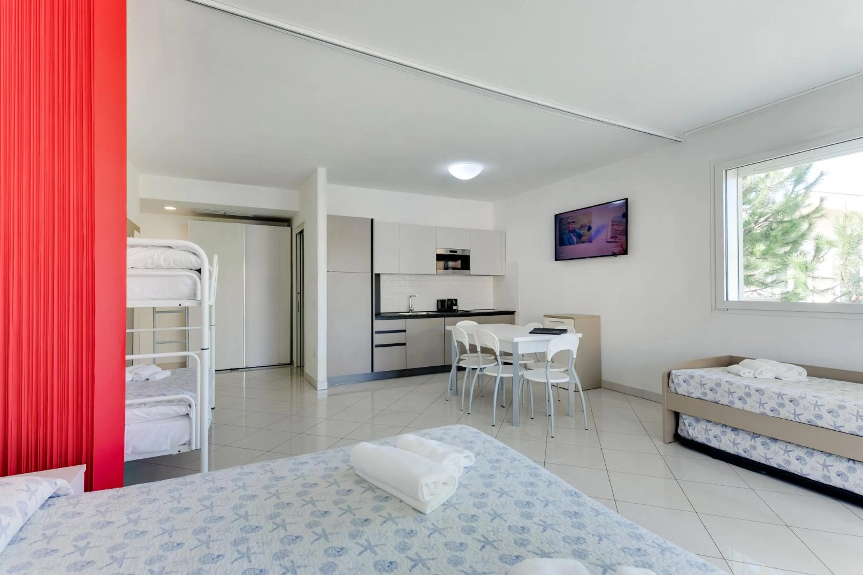 Bedroom, Bed in Residence I Diamanti - Siroli Collection