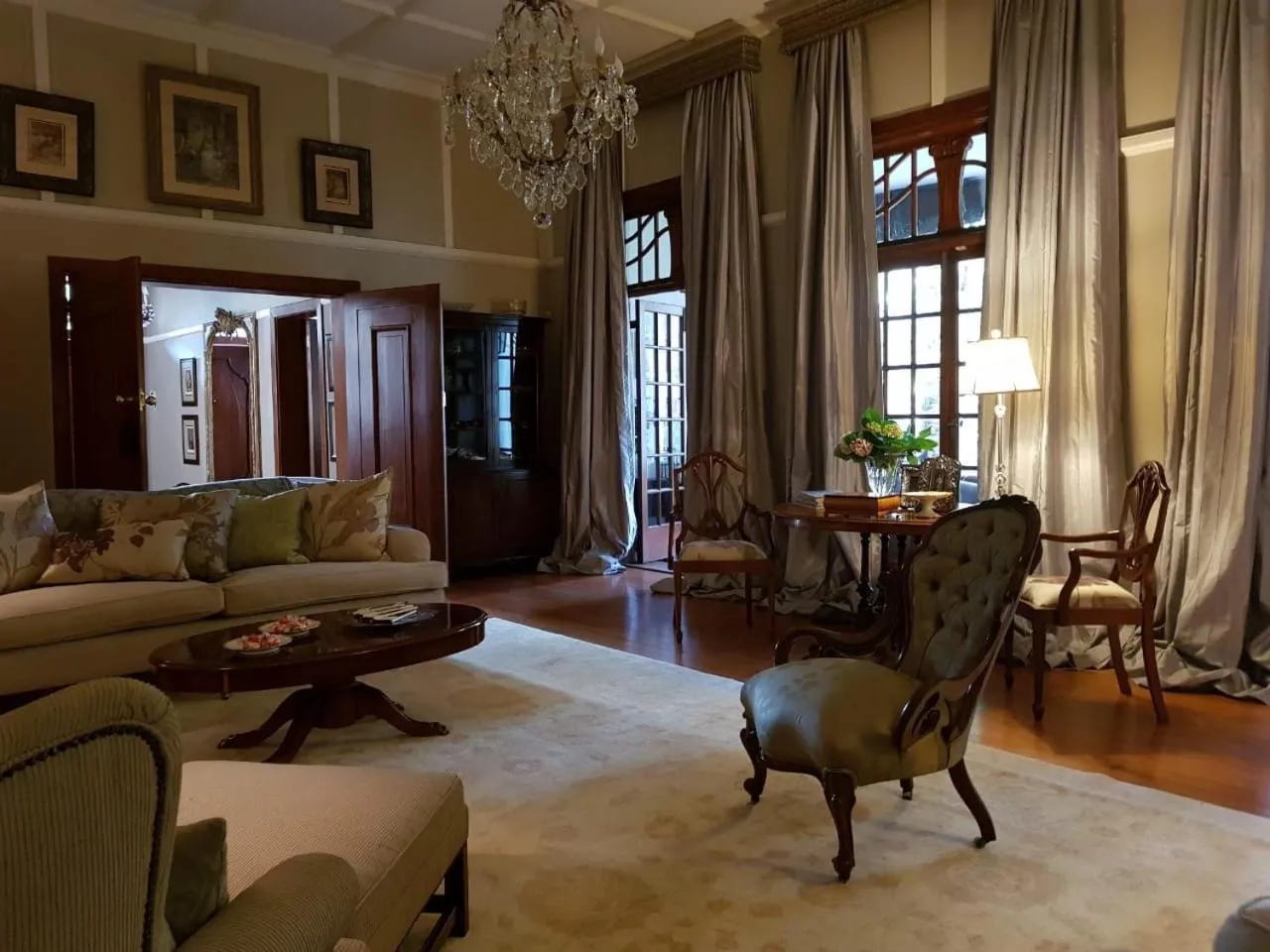 Living room in The Great Gatsby Houghton