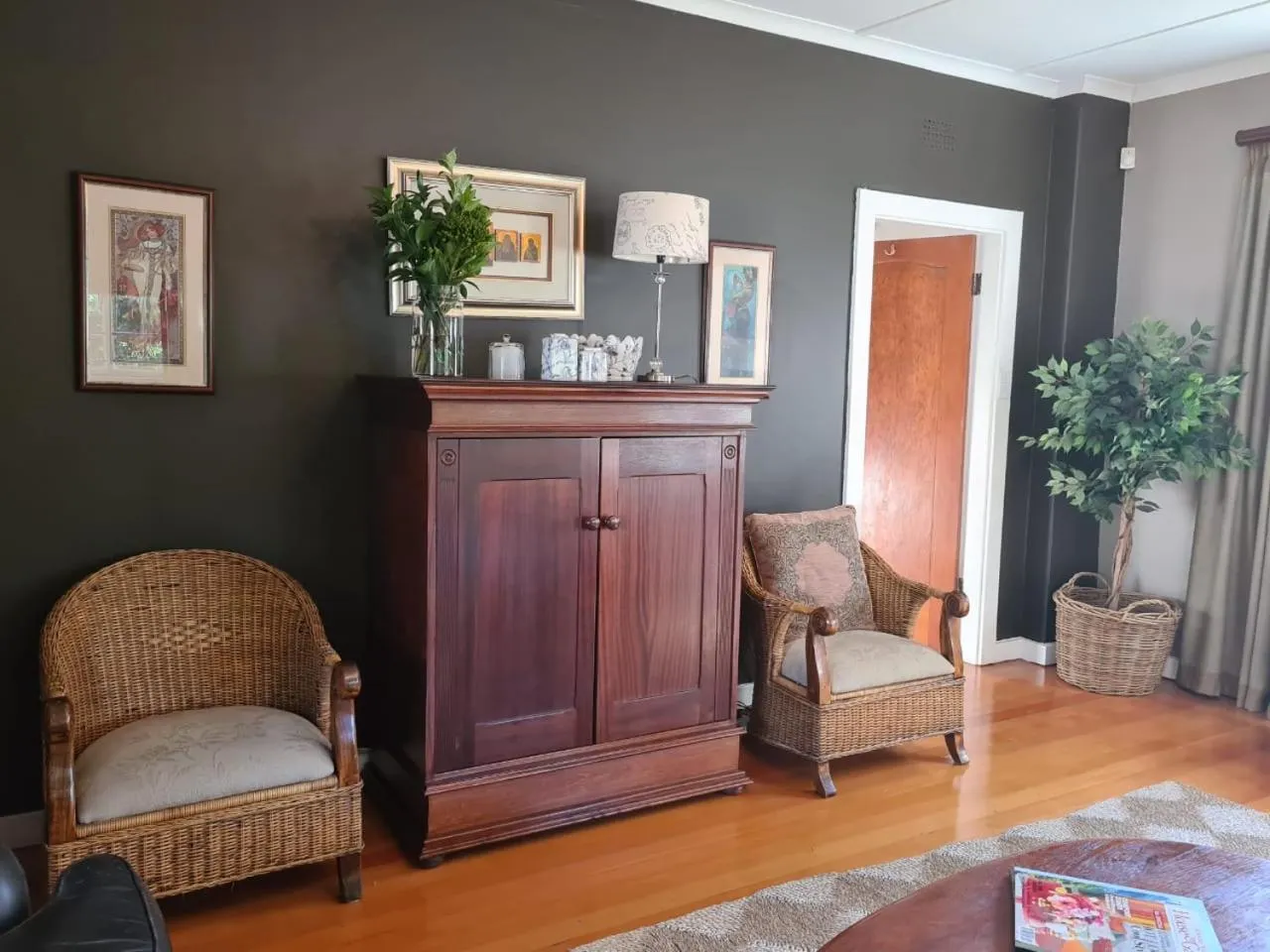 Living room in The Great Gatsby Houghton