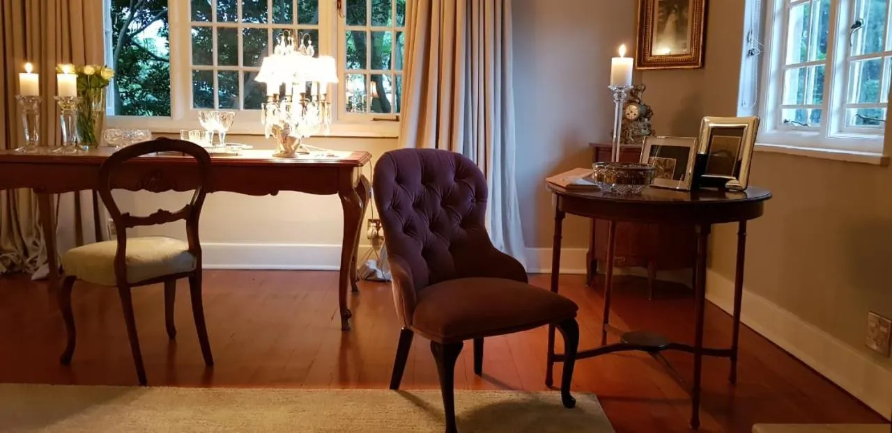 Seating area in The Great Gatsby Houghton