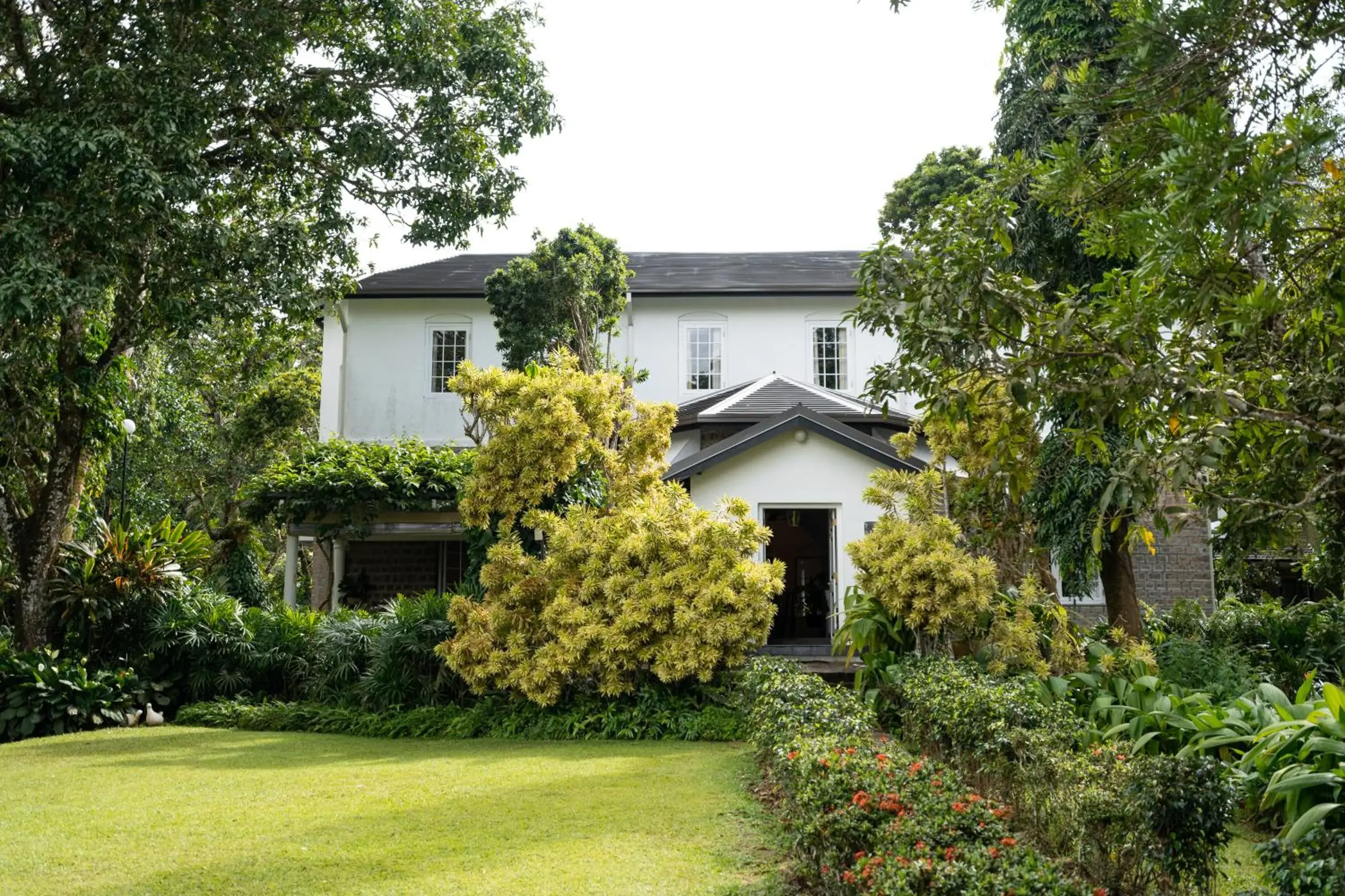 Property building in Glenross Living - A Collection of 7 Private Pool Villas and 3 Colonial Suites Property building in Glenross Living - A Collection of 7 Private Pool Villas and 3 Colonial Suites