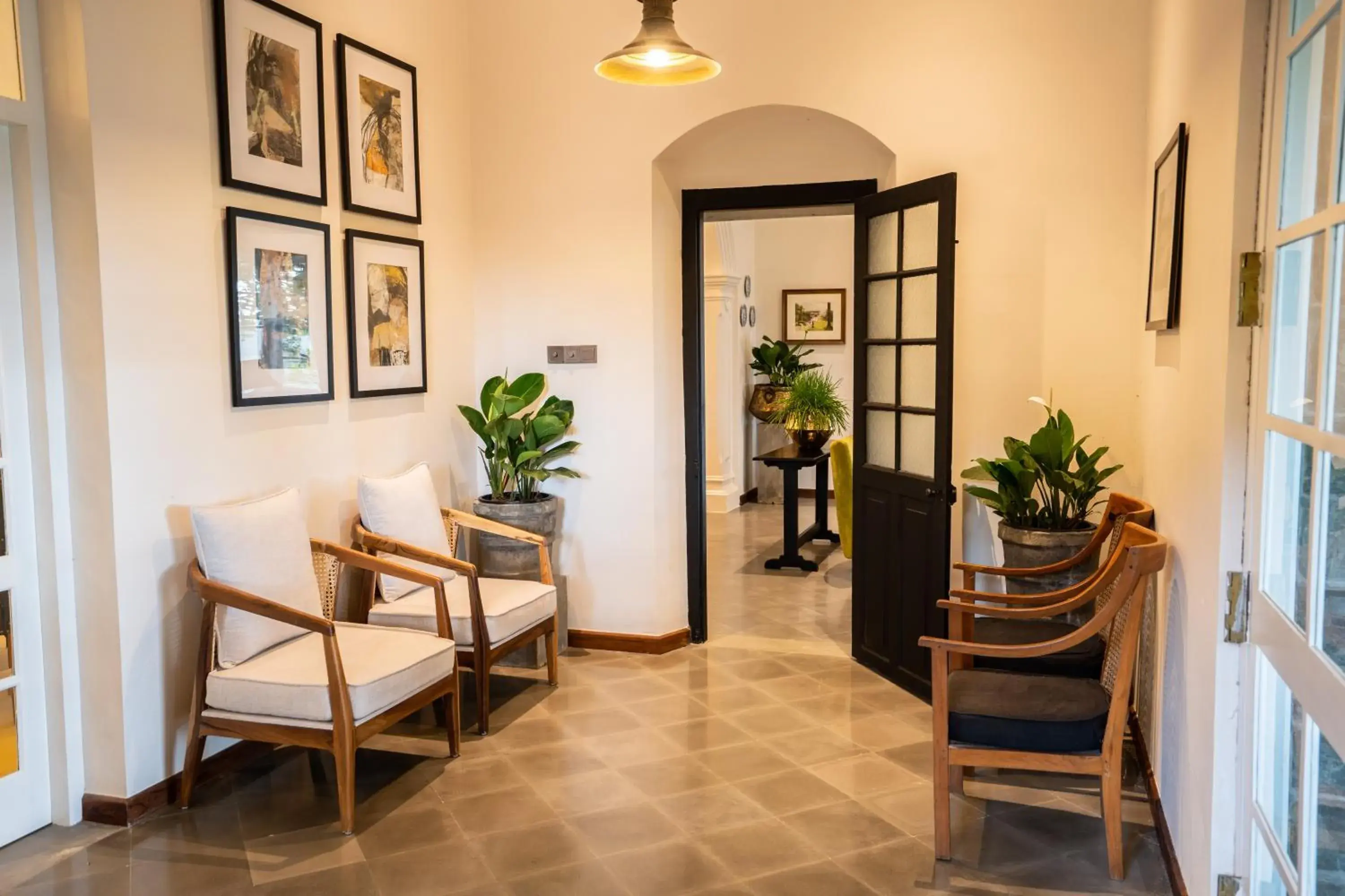 Lounge or bar in Glenross Living - A Collection of 7 Private Pool Villas and 3 Colonial Suites Lounge or bar in Glenross Living - A Collection of 7 Private Pool Villas and 3 Colonial Suites