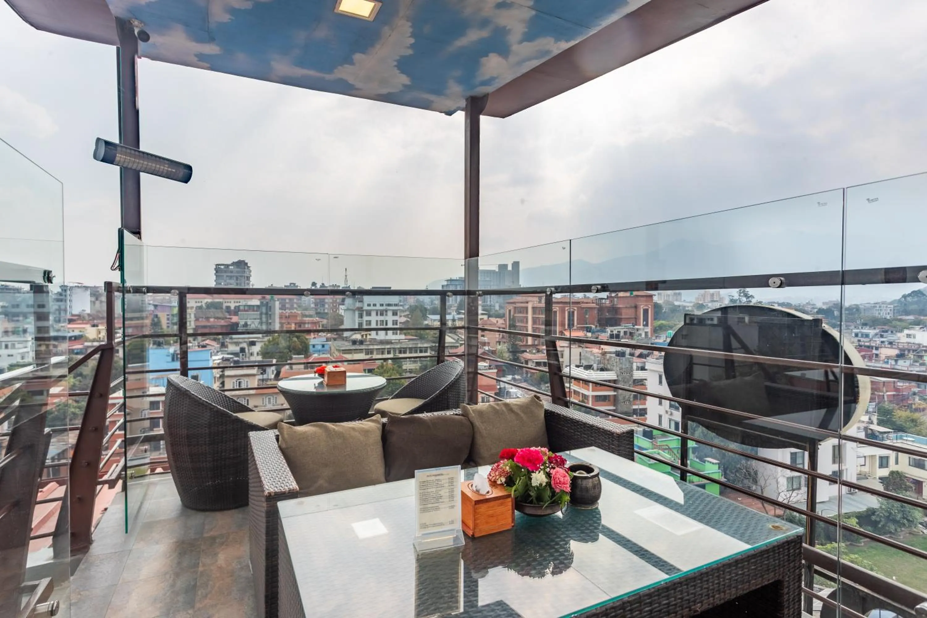 Restaurant/places to eat in Hotel Kutumba