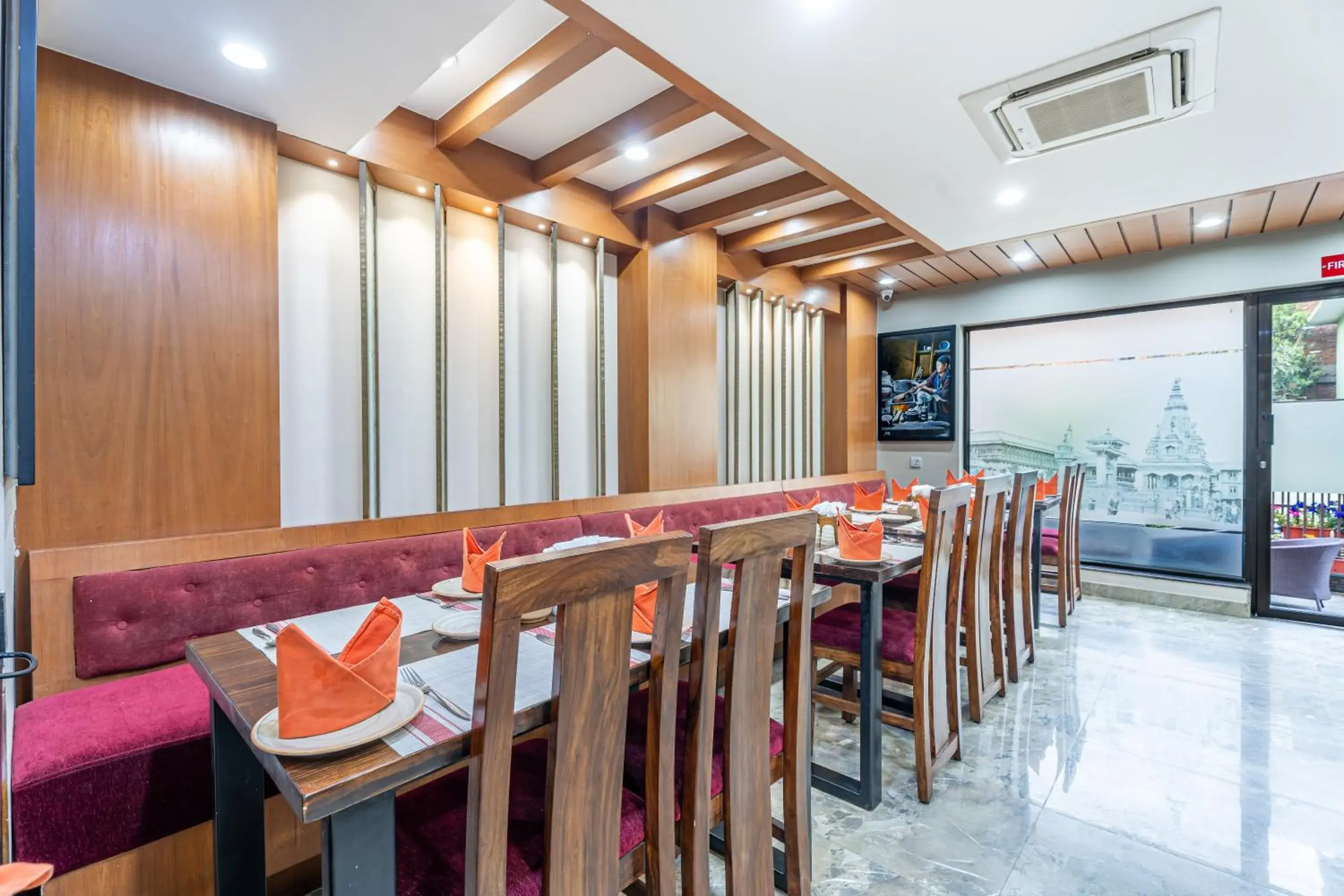 Restaurant/places to eat in Hotel Kutumba Restaurant/places to eat in Hotel Kutumba