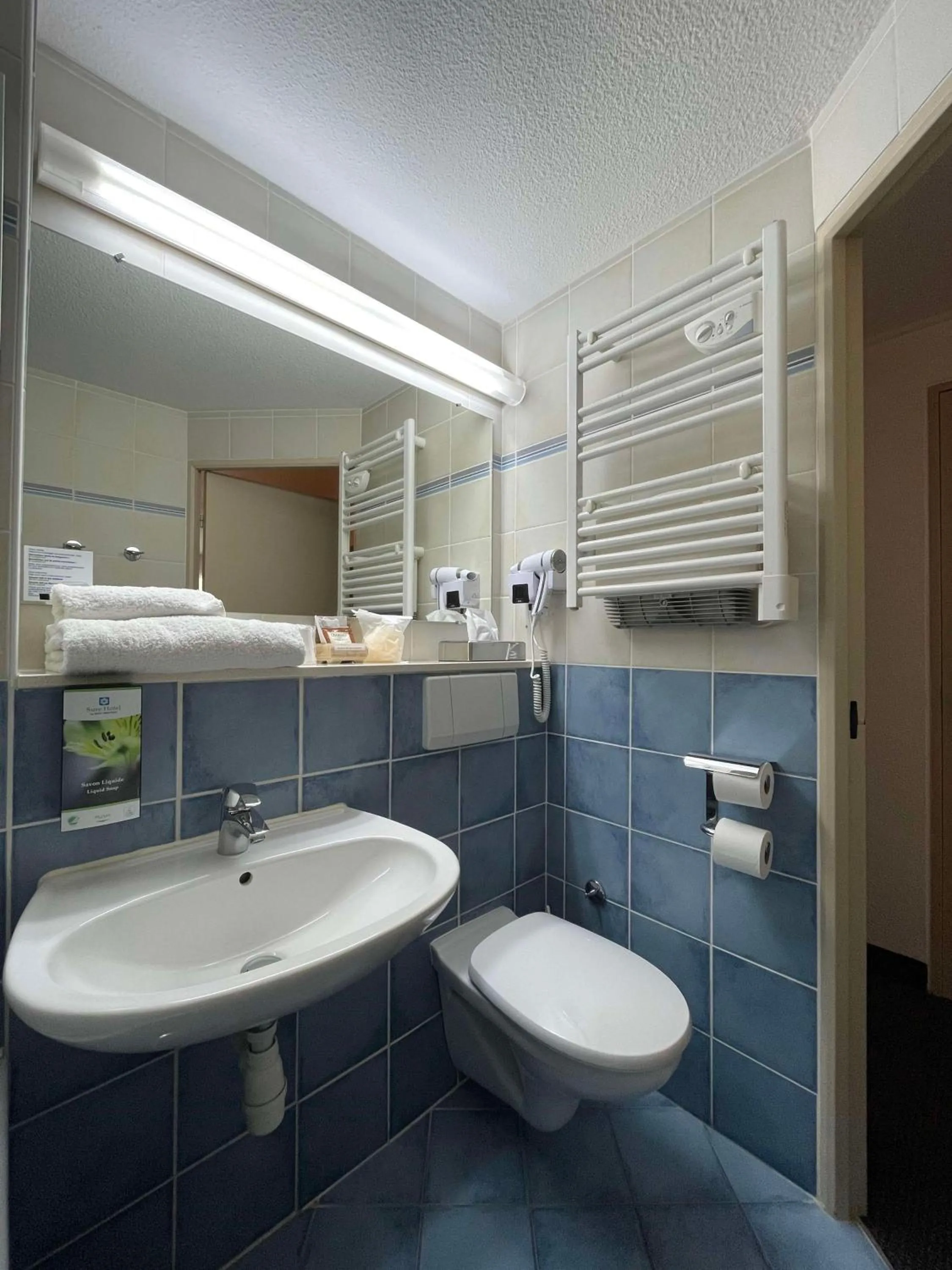 Bathroom in Sure Hotel by Best Western Limoges Sud