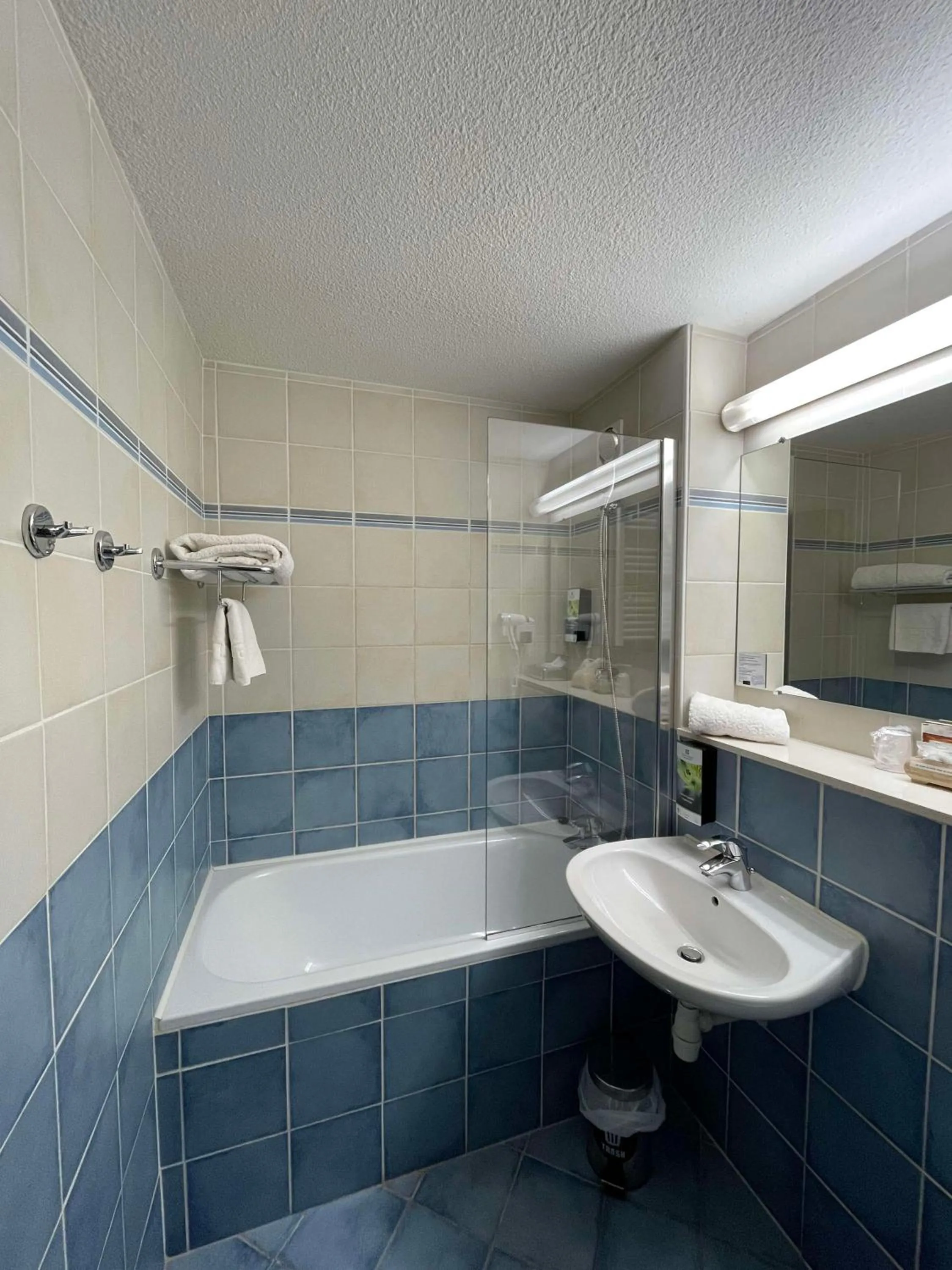 Bathroom in Sure Hotel by Best Western Limoges Sud