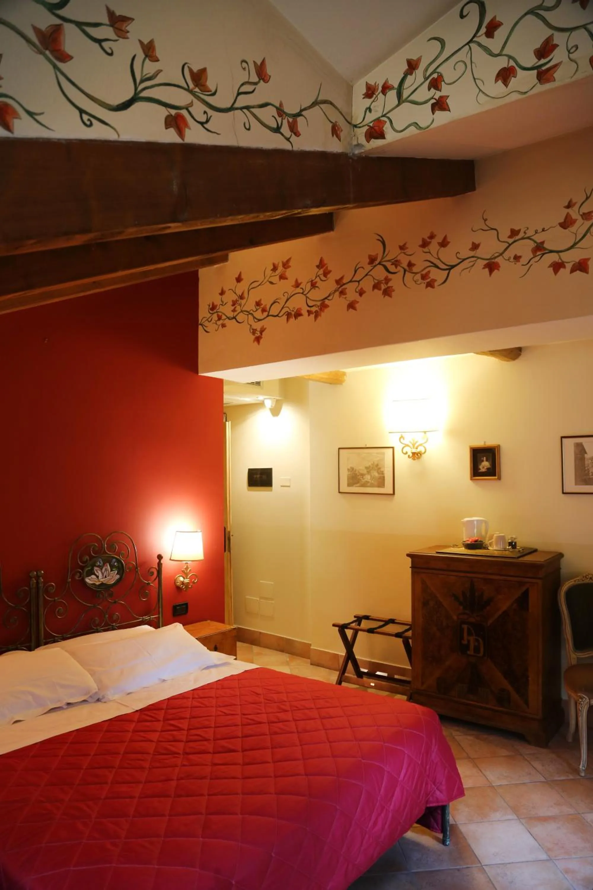 Photo of the whole room, Bed in Albergo delle Drapperie