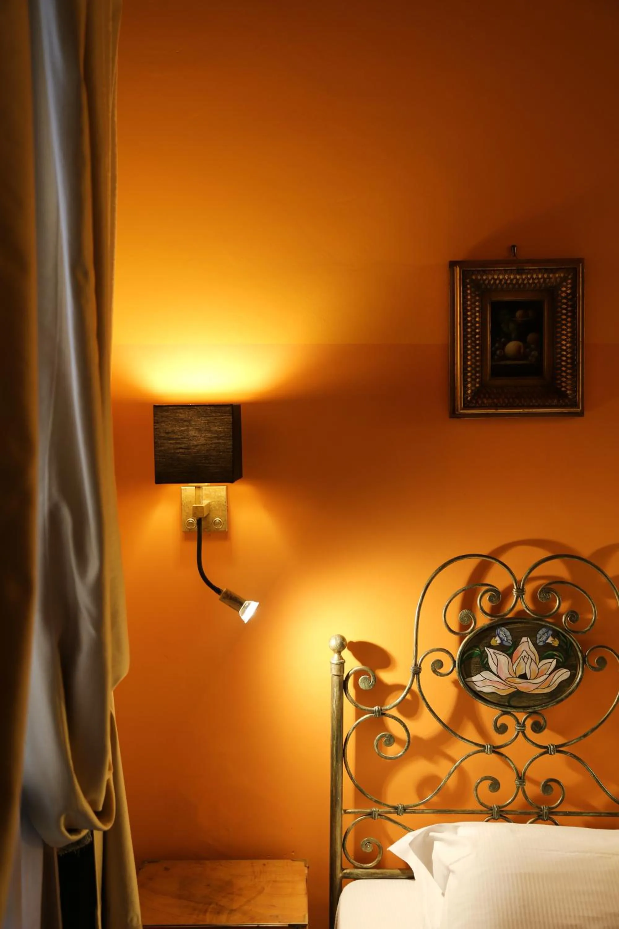 Bedroom, Bed in Albergo delle Drapperie