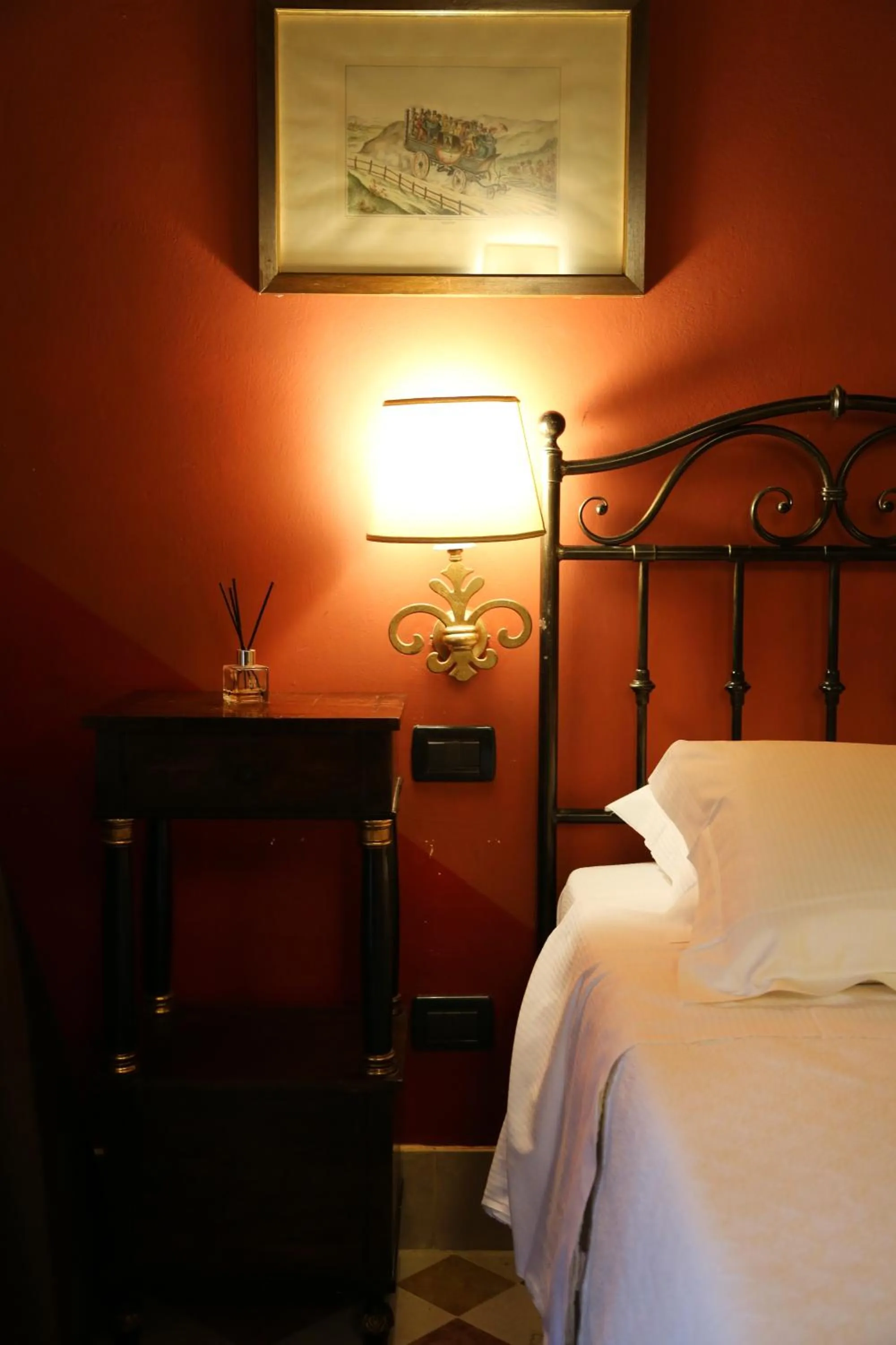 Bedroom, Bed in Albergo delle Drapperie
