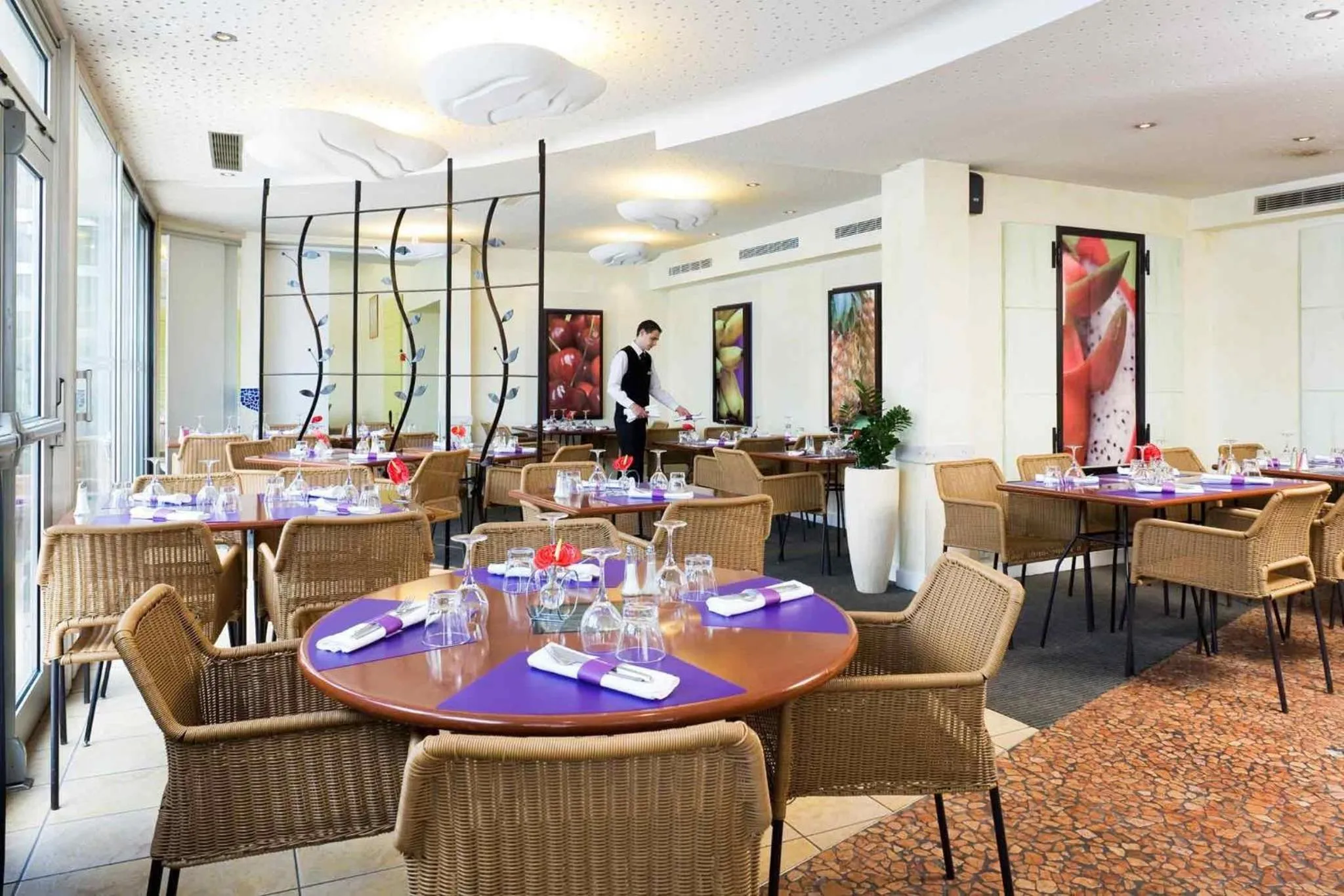 Restaurant/places to eat in Novotel Amiens Pôle Jules Verne