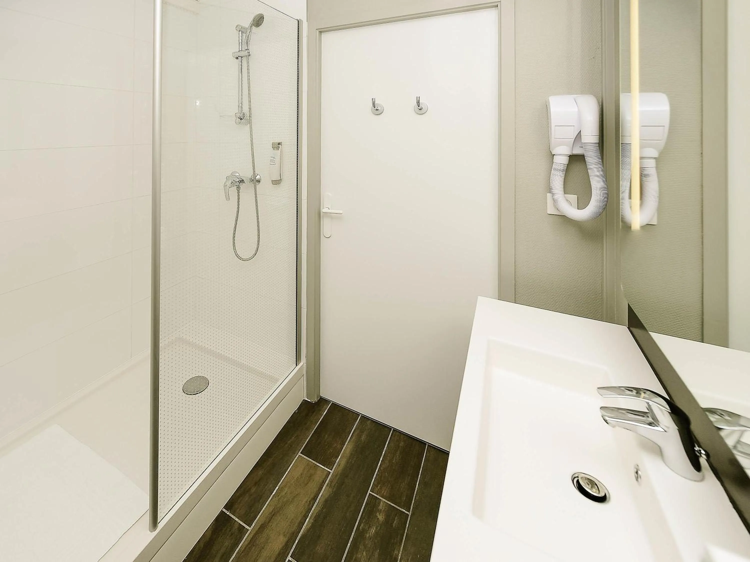 Bedroom in ibis Lyon Est Beynost