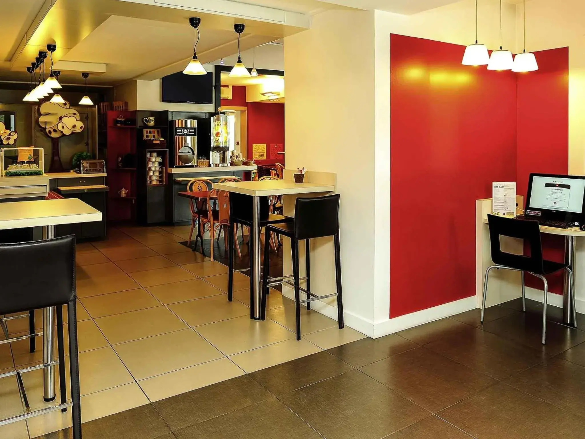 Lounge or bar in ibis Lyon Est Beynost Lounge or bar in ibis Lyon Est Beynost