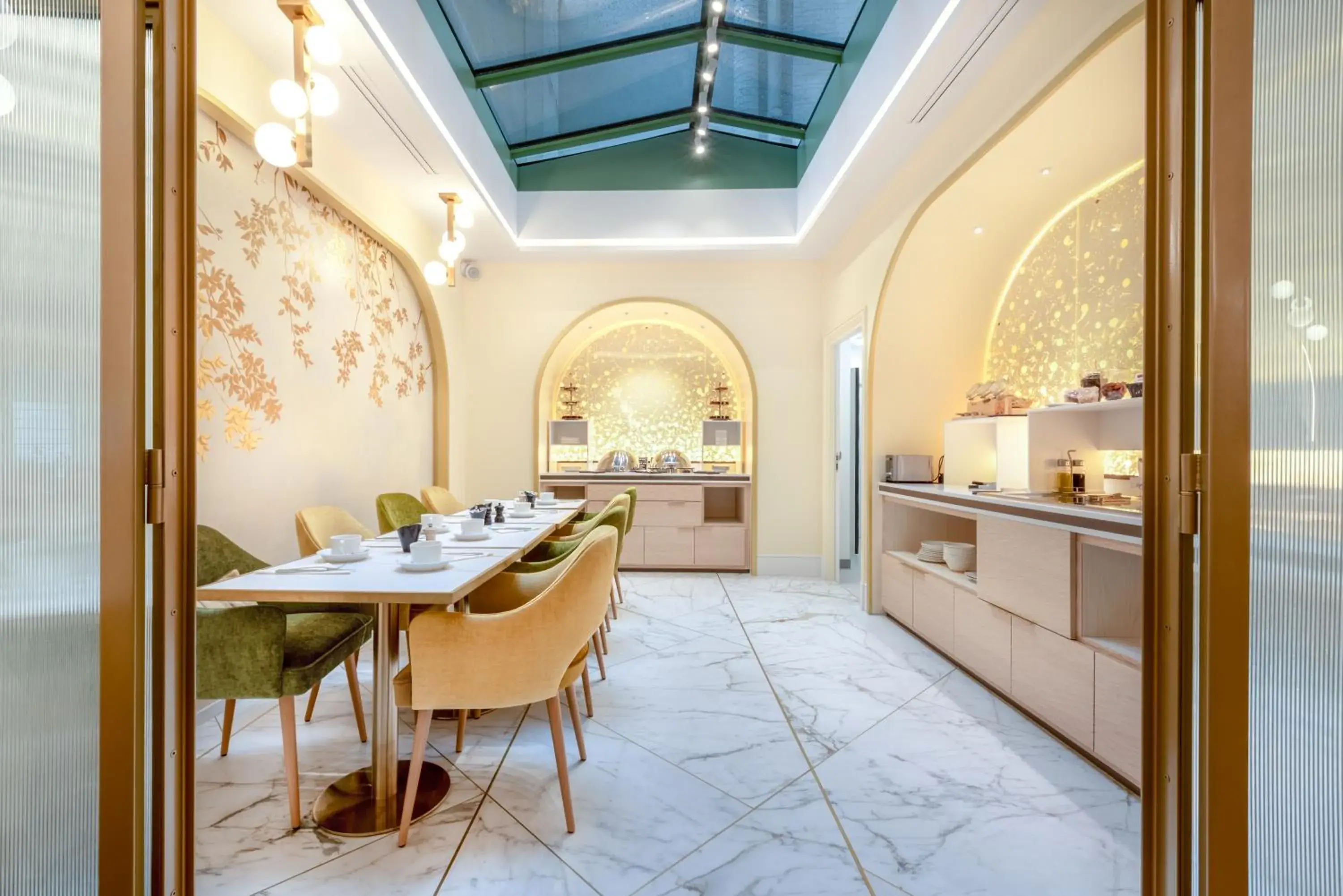 Breakfast in Hotel Claridge Paris Breakfast in Hotel Claridge Paris