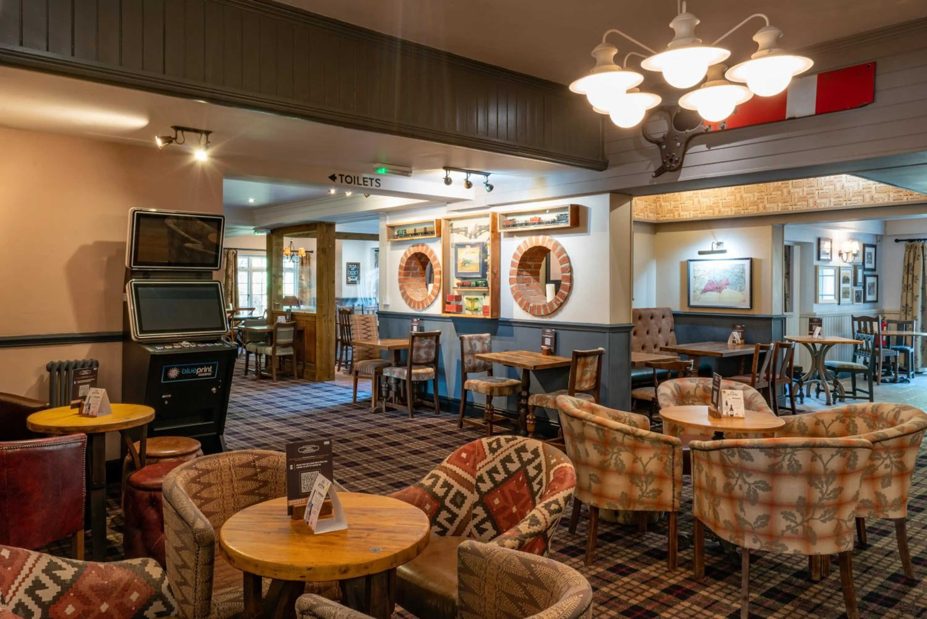 Lounge or bar in Avon Causeway Hotel