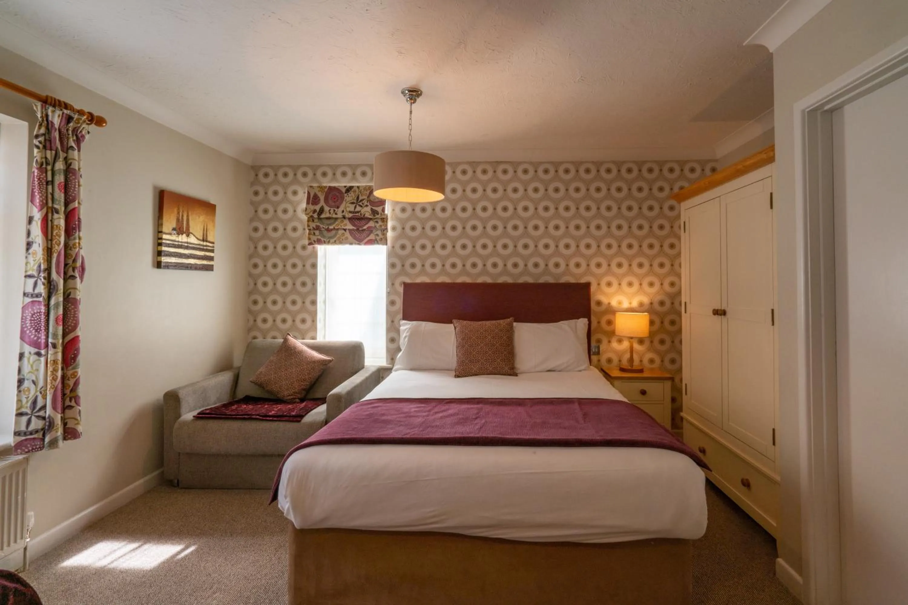 Bedroom, Bed in Avon Causeway Hotel