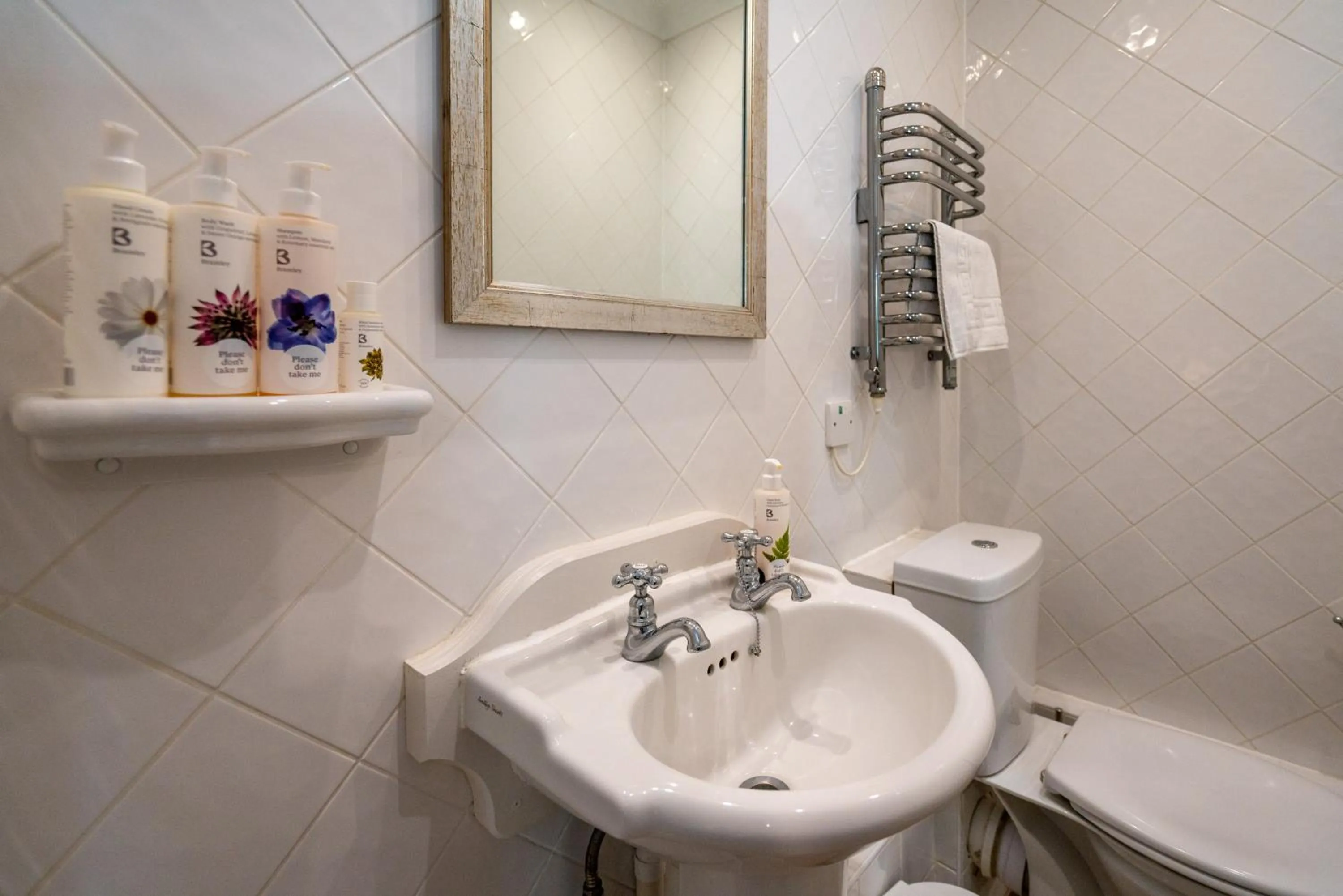 Bathroom in Avon Causeway Hotel