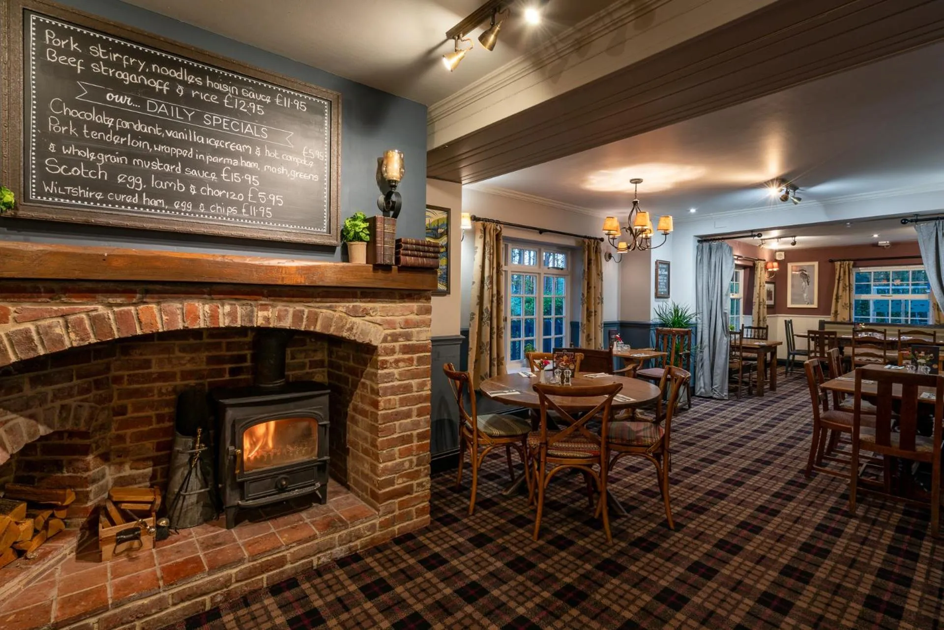 Dining area in Avon Causeway Hotel